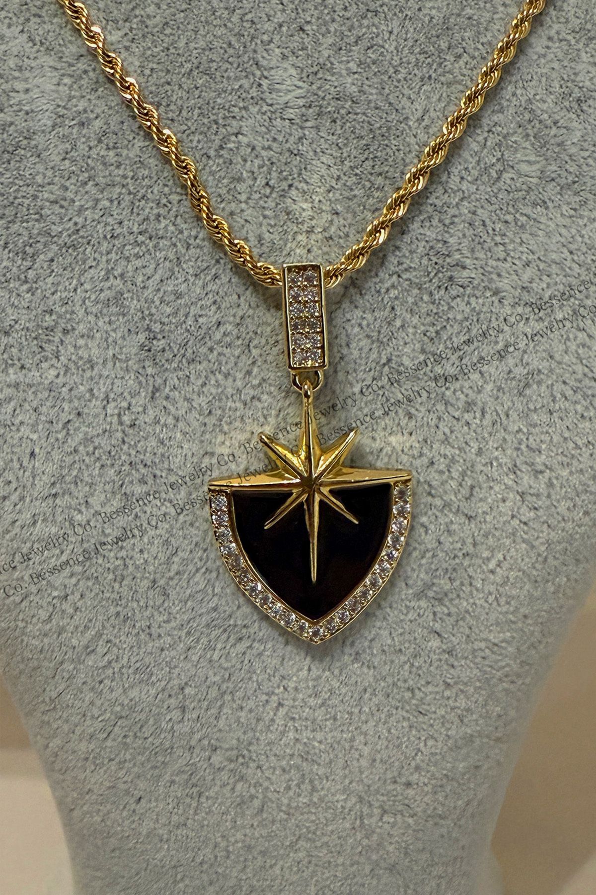 Bessence Jewelry Co ÇELİK ÇAĞLA ŞİKEL ZİRKON TAŞLI SİYAH KUZEY YILDIZI KOLYE