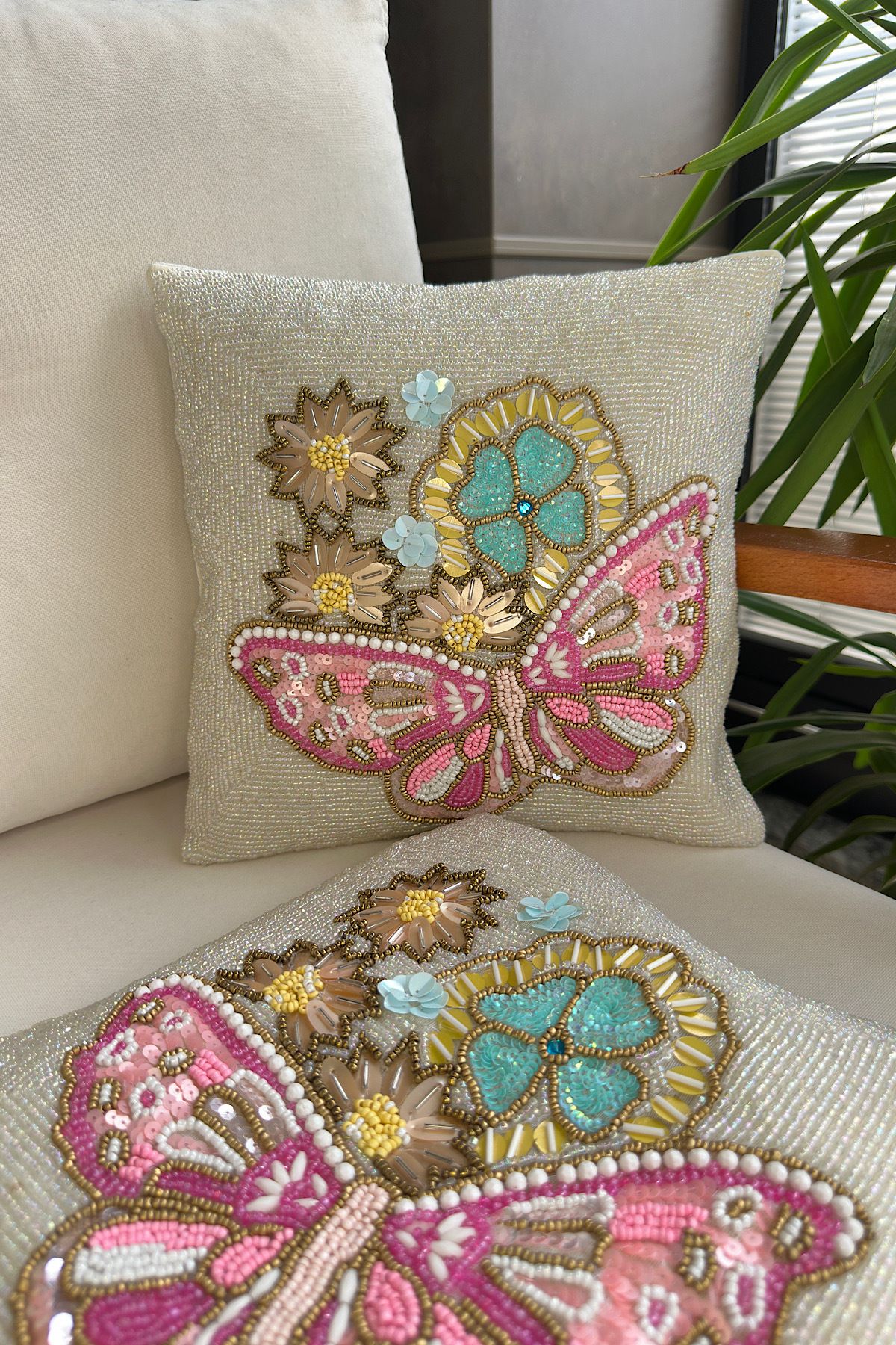 Bi Bashka El işleme boncuklu 1 adet kırlent kılıfı 30x30 cm