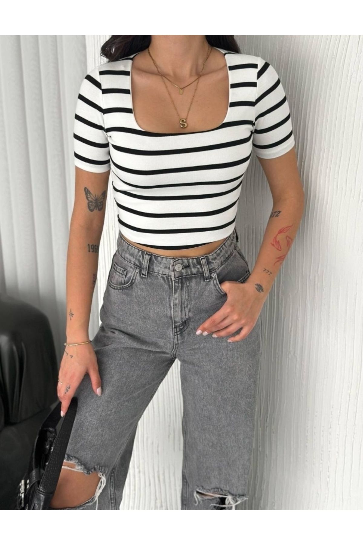 sümel butik Kadın Siyah Beyaz Çizgili Kısa Kol Bisiklet Yaka Crop Tişört