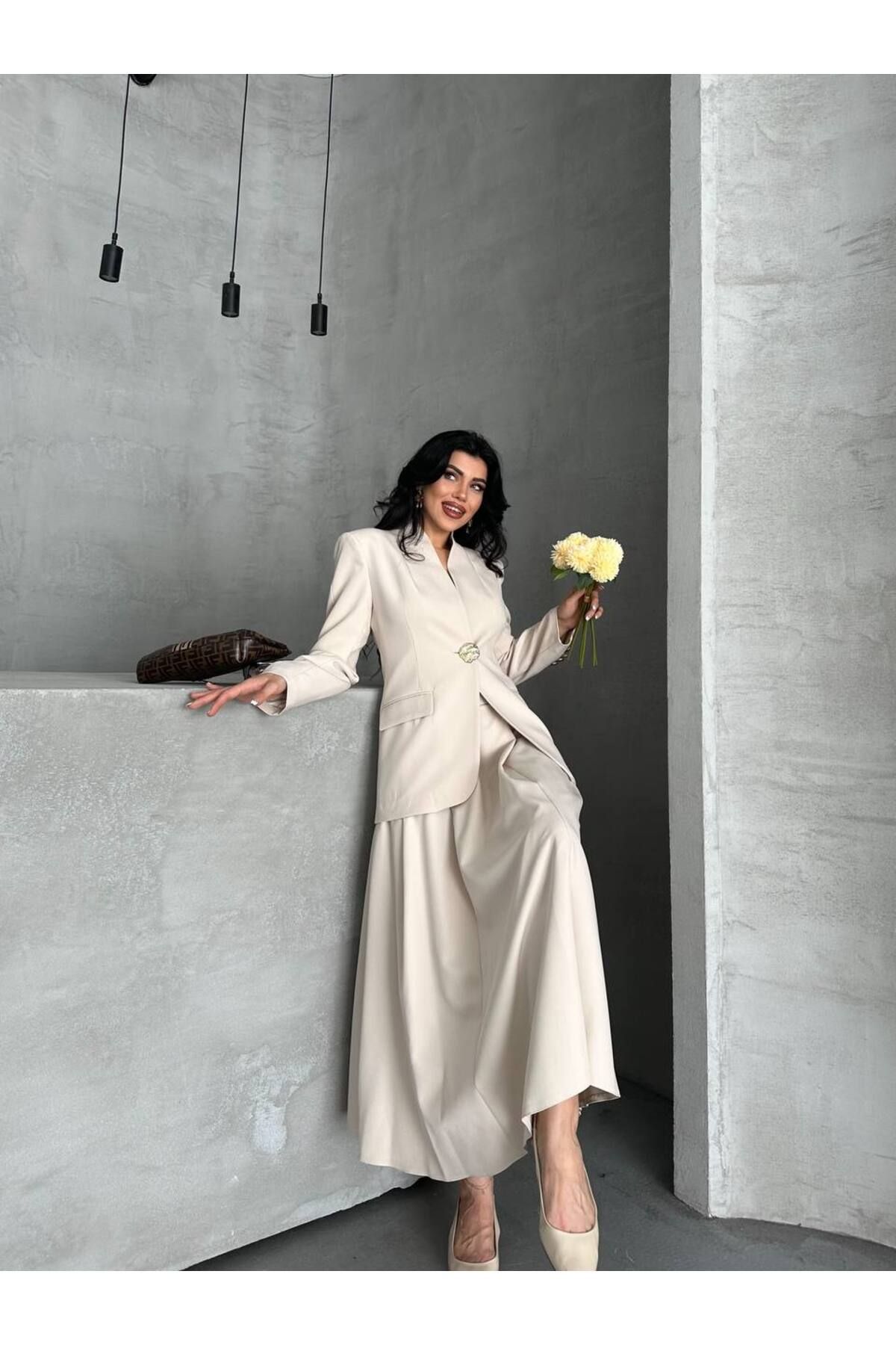 BARG FASHION Kadın Tek Gold Düğme Detaylı Ceket Etek Takım