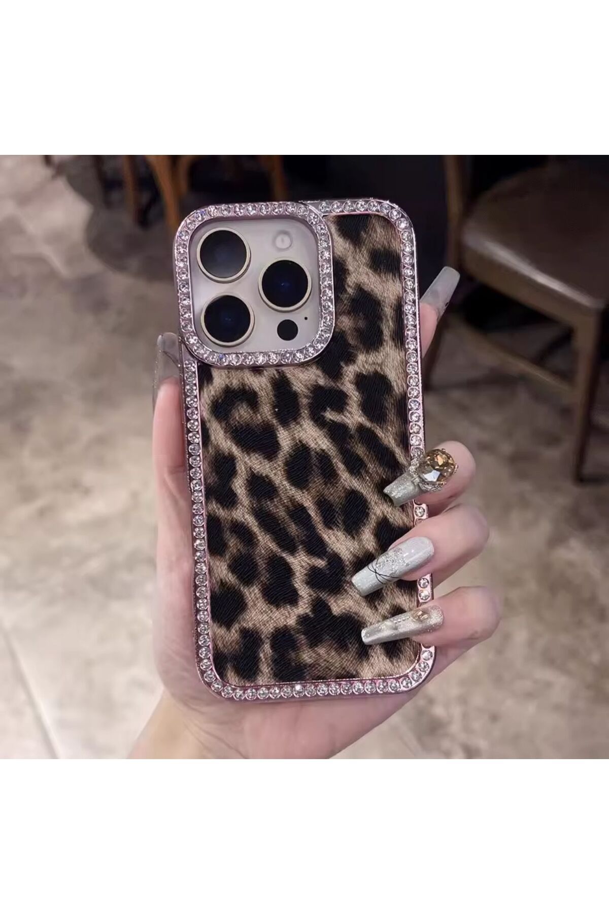 PEXURA TECH İphone 15 Leopar ve Taşlı Telefon Kılıfı