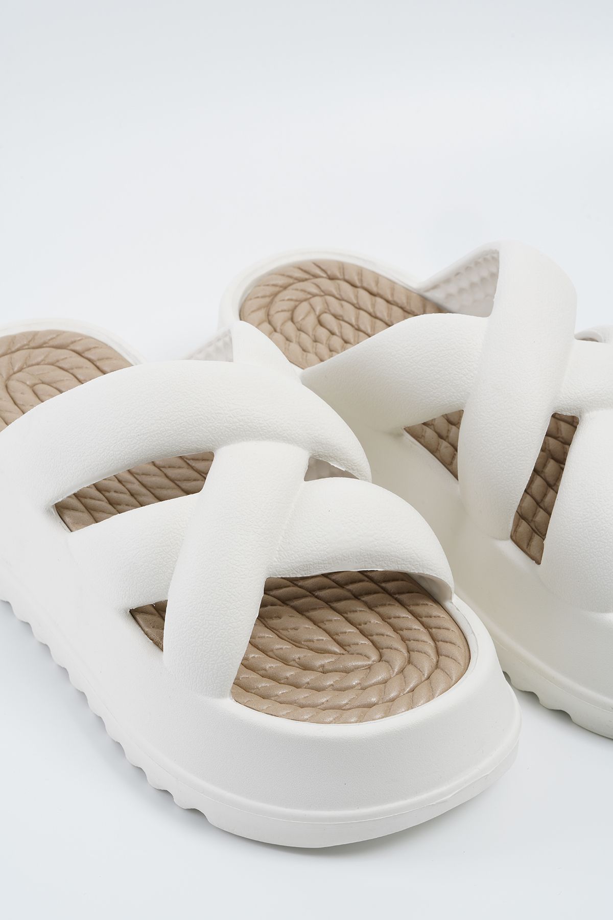 Beyond-Women's White Cross Banded High Sole Eva Slippers 6.5cm Byndpcb01 7