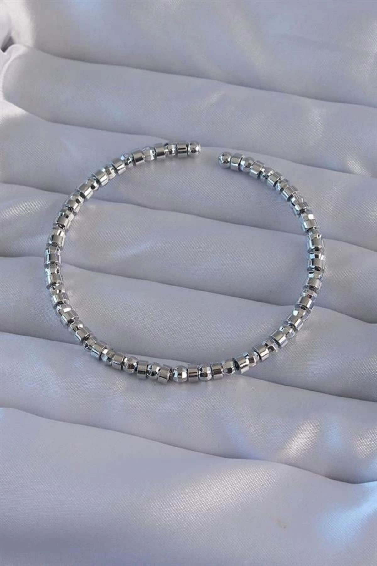 Lale Moda Pirinç Gümüş Renk Oval Detaylı Bileklik