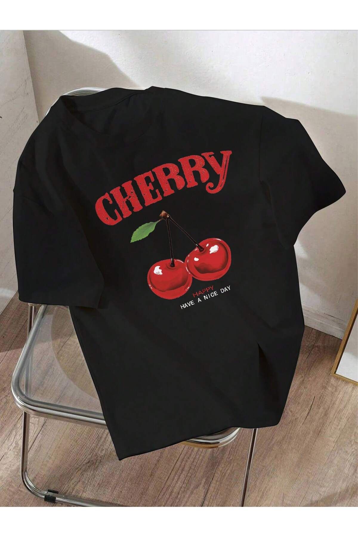 ZİYMO CHERRY BASKILI KADIN TİŞÖRT