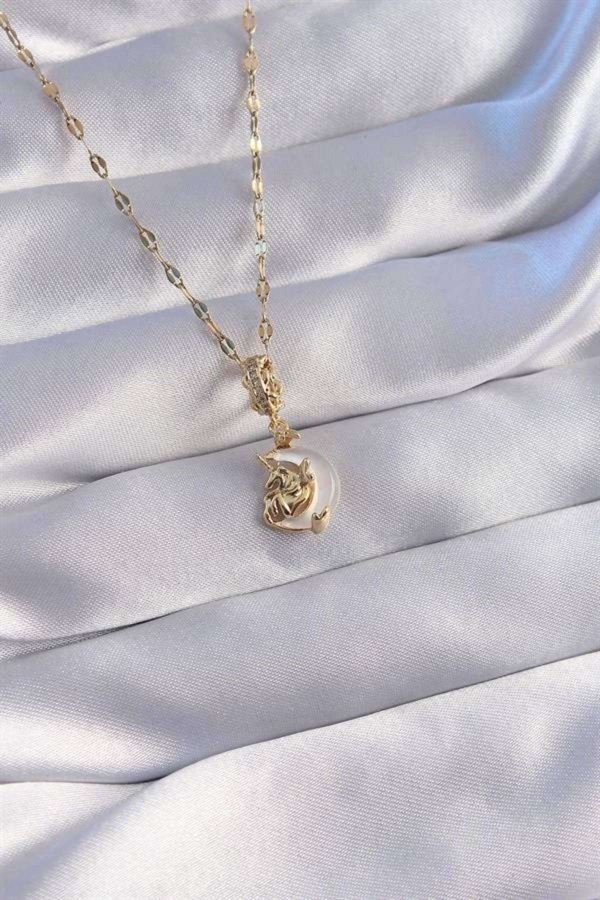Lale Moda 316L Çelik Zincir Gold Renk Zirkon Taşlı Sedefli Ay Figürlü Kolye