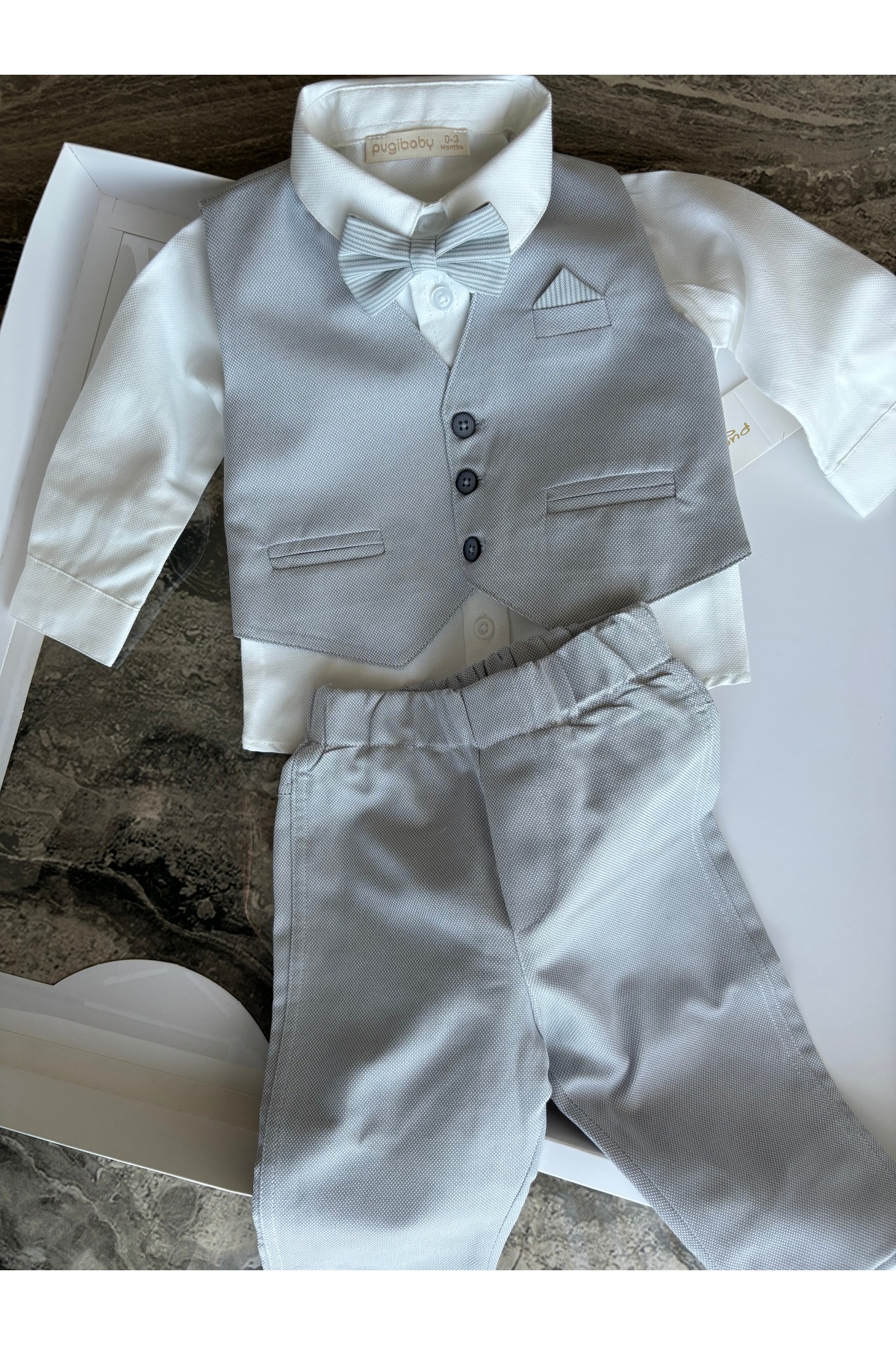 Pure Kids Store Erkek Bebek Pamuklu Papyon Yelek Gömlek Pantolon 4’lü Takım Şık Mevlütlük Bayramlık Özel Gün fotoğrafı 3 (önizleme)