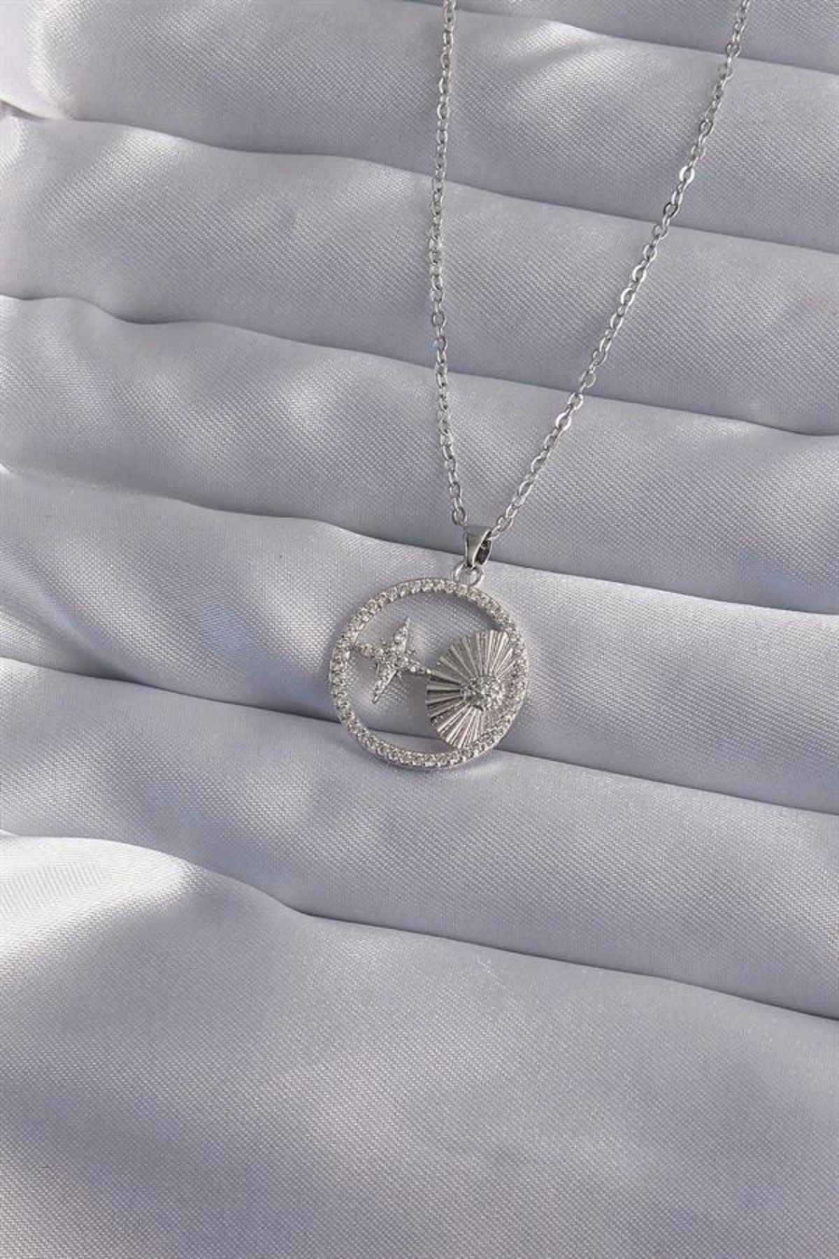 Lale Moda 316L Çelik Zincir Gümüş Renk Zirkon Taşlı Yıldız Figürlü Oval Kolye