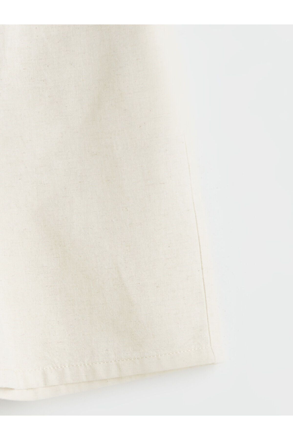 LC Waikiki-Linen Blended Boy's Shorts with Elastic Waist 3