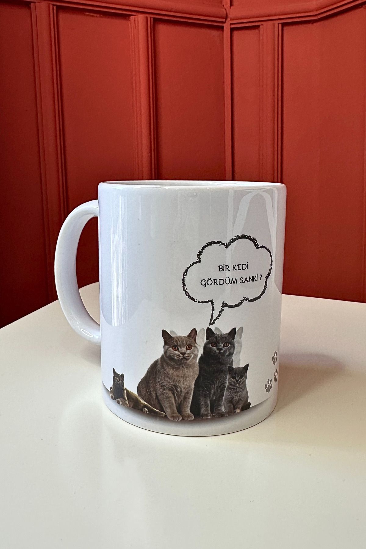 zerhome Bir Kedi Gördüm Sanki Baskılı Beyaz Porselen Kupa Bardak