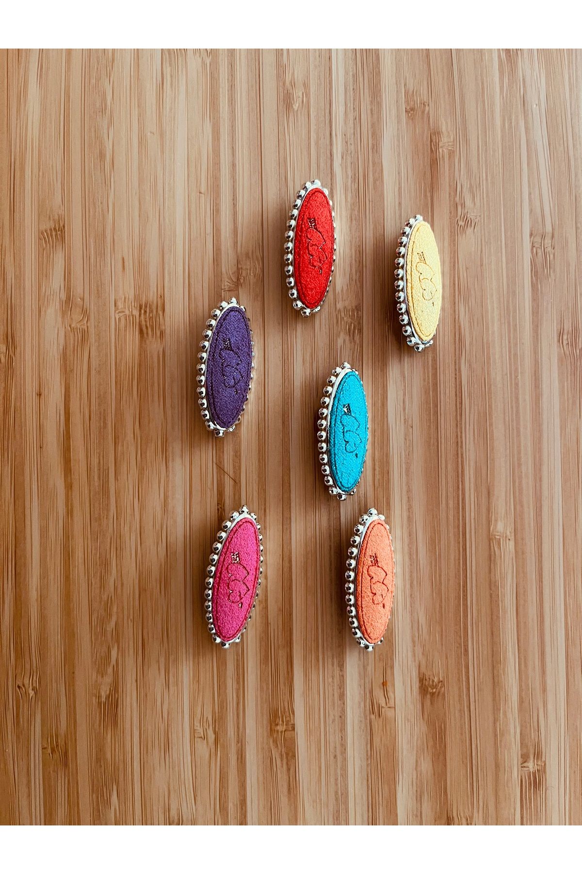 Öztürk Kilitli Şal ve Eşarp İğnesi. 6 adet. Renkli. 18mm x 4 cm.