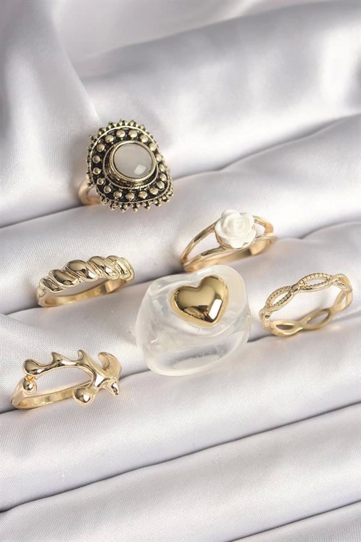 Lale Moda Pirinç Gold Renk Beyaz Gül Figür Kalp İşlemeli Sarmal Detay 6'Lı Kadın Yüzük Seti