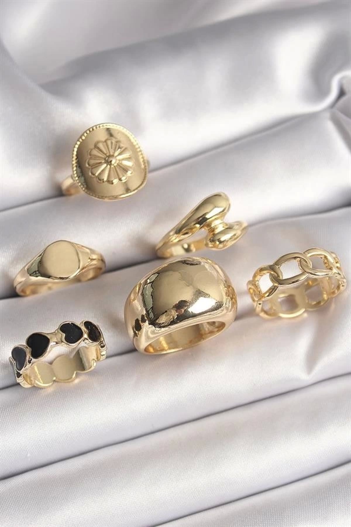 Lale Moda Pirinç Gold Renk Çiçek İşlemeli Siyah Kalpli Model 6'Lı Kadın Yüzük Seti