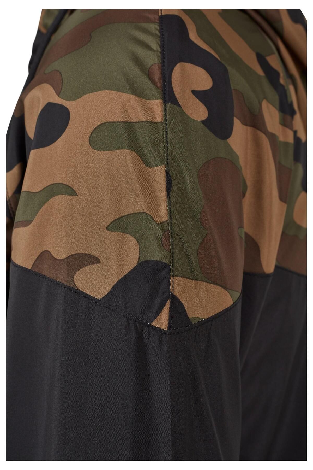 Urban Classics-Herren Pattern Arrow Windrunner 8