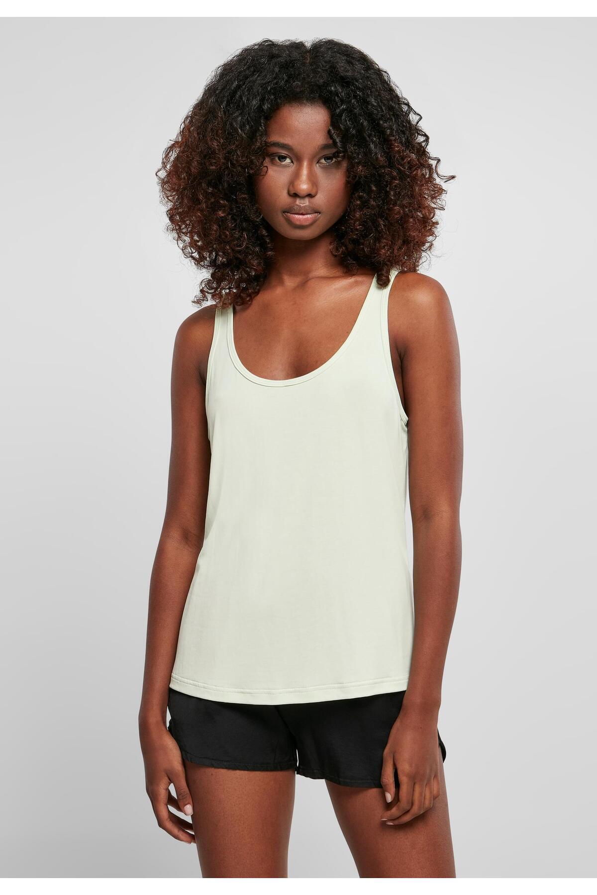 complete the look image