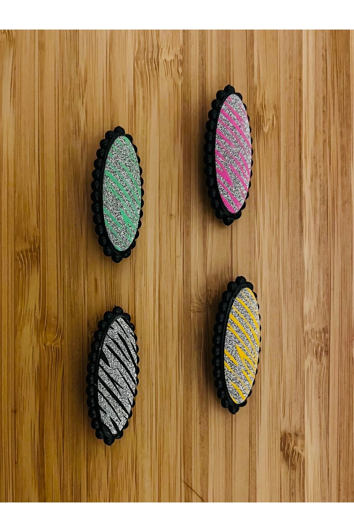 Öztürk Kilitli Şal ve Eşarp İğnesi. 3 adet. Renkli. 18mm x 4 cm.