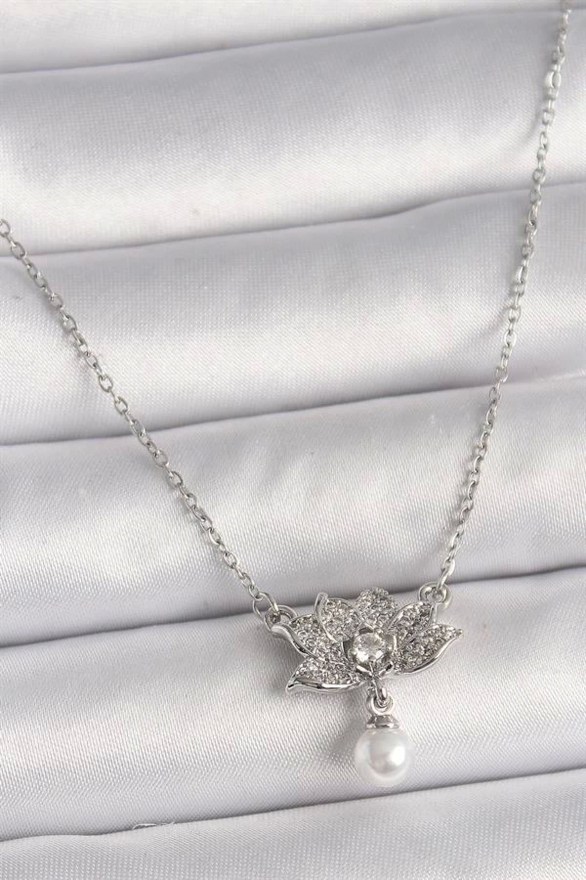Lale Moda 316L Çelik Gümüş Renk Zincir Zirkon Taşlı Lotus Çiçeği Figür Sallantı İnci Detay Kadın Kolye