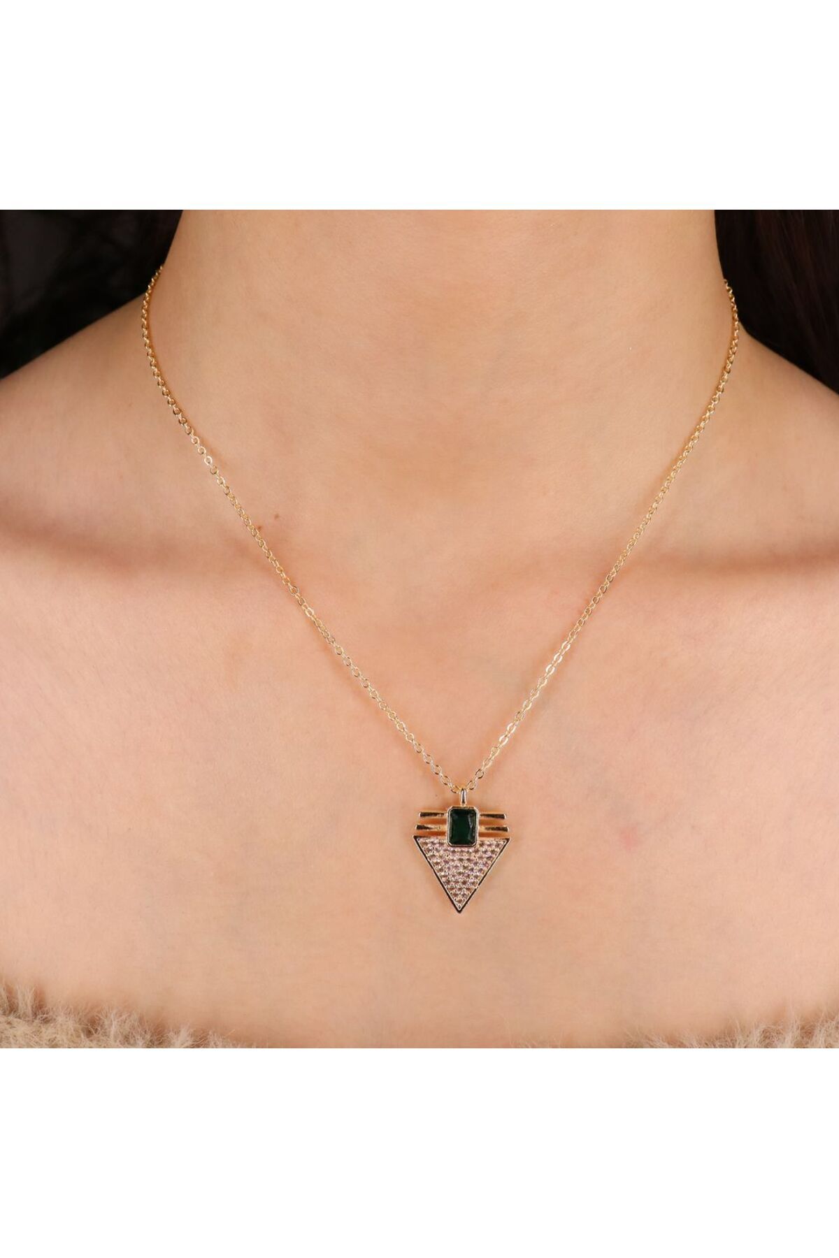 mercanjewelry Üçgen Detay Zirkon Taşlı Çelik Kolye (Yeşil Taşlı)