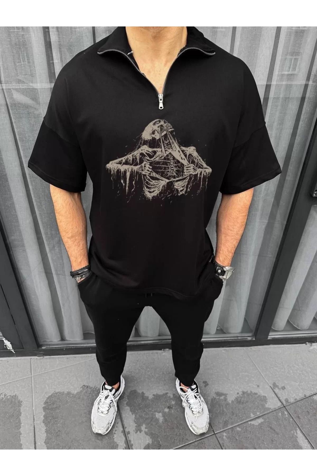 İndigo Park Erkek Tişört Modelleri ile Rahat ve Şık Stil Unisex Yarım Fermuarlı Baskılı Oversize T-Shirt /Siyah