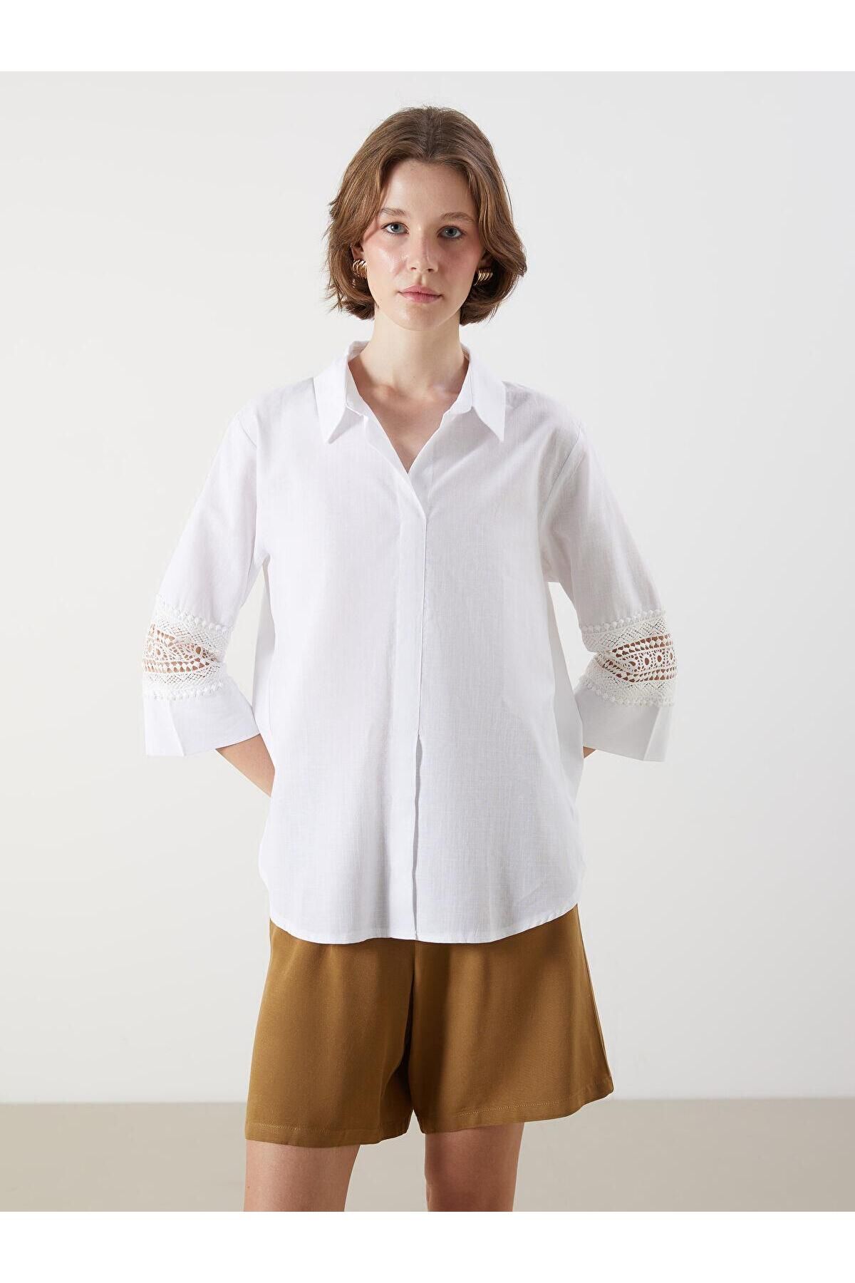 LC Waikiki LCWAIKIKI Classic Kroşe Detaylı Oversize Kadın Gömlek (S5)