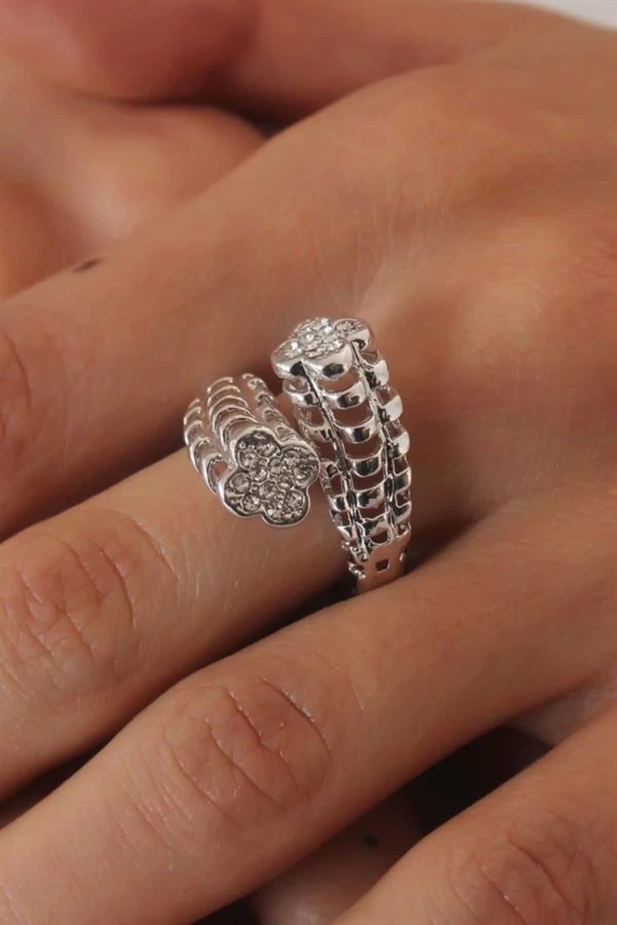Lale Moda Gümüş Renk 3D Yonca Model Zirkon Taşlı Kadın Yüzük