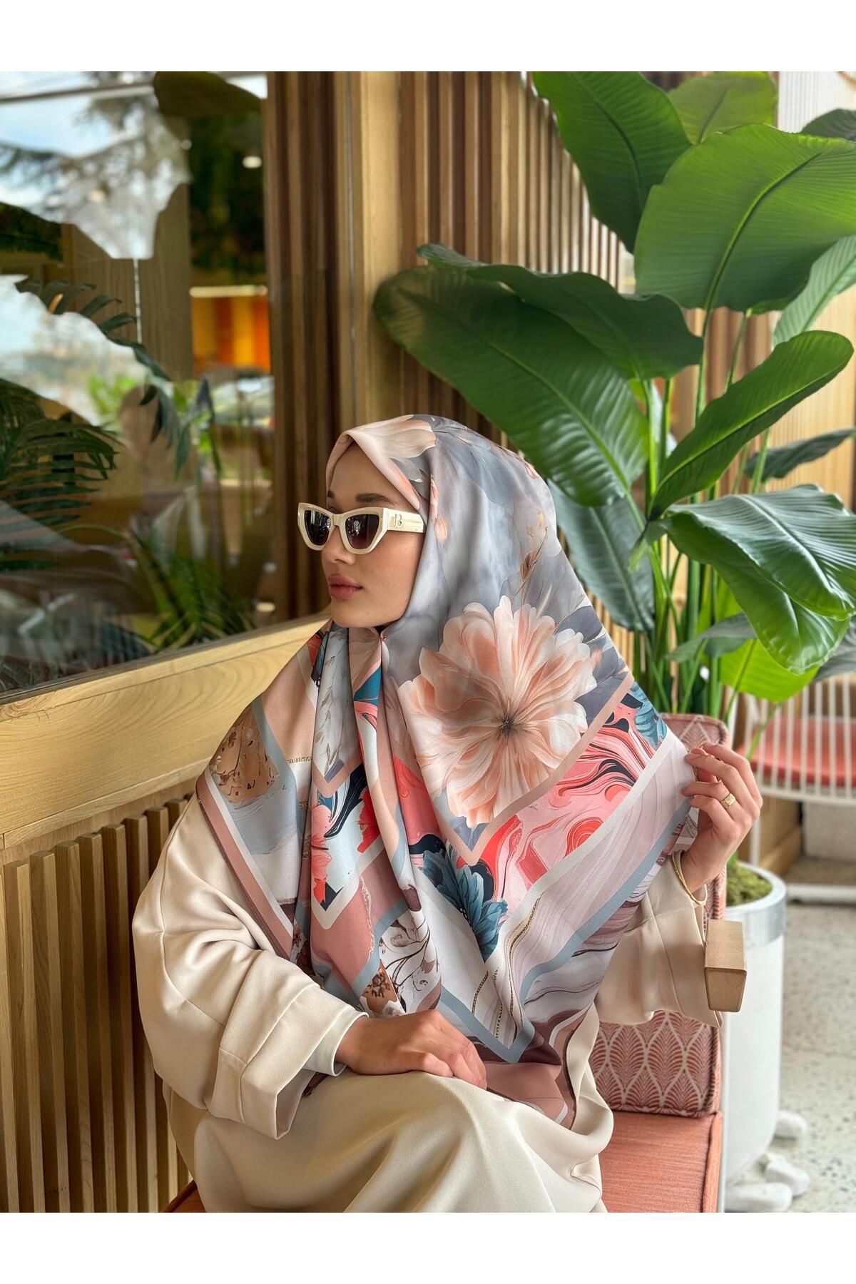 Ahivera Lâl Bahar Desenli Queen Krep Büyük Boy Premium Eşarp 130x130