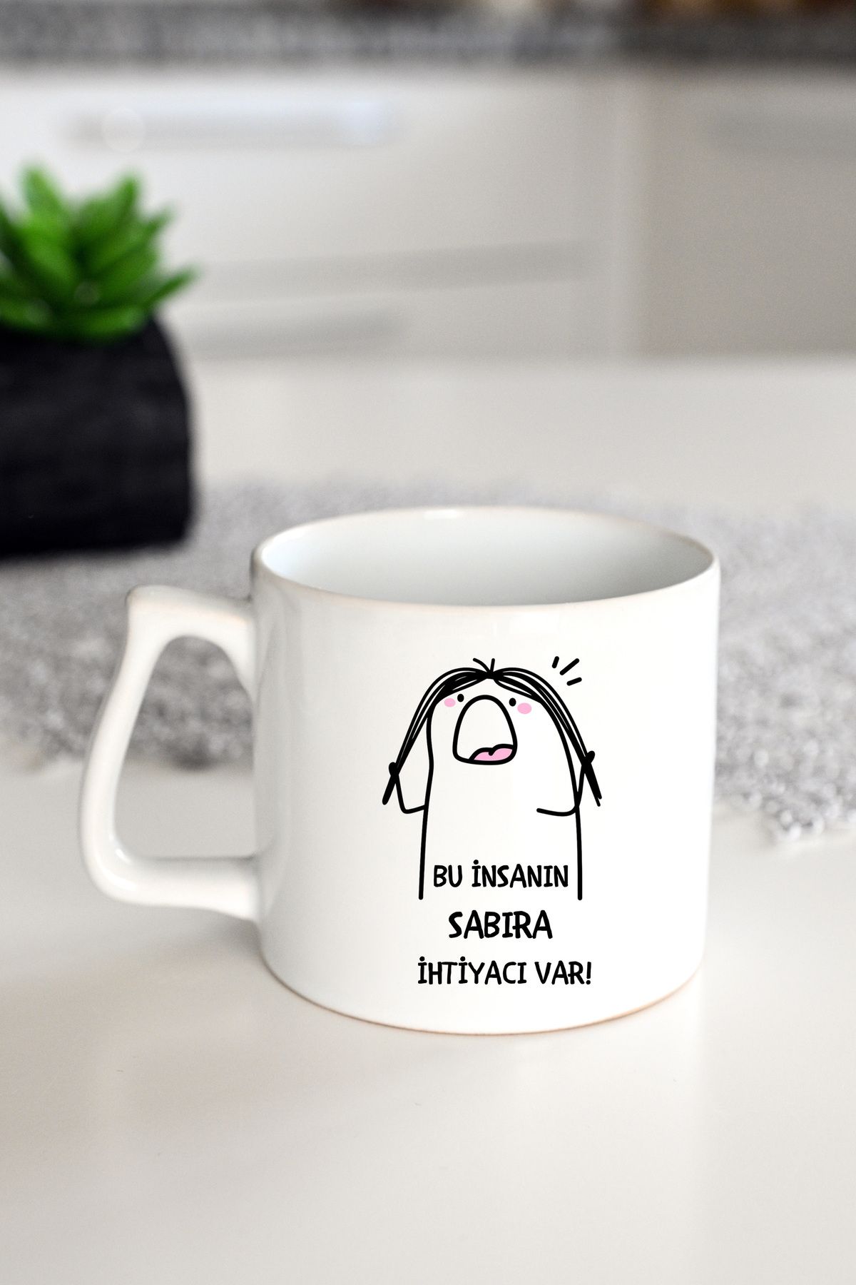 IVART Bu İnsanın Sabıra İhtiyacı Var (Kadın) Baskılı Porselen T Kulplu Kupa Bardak-Motto-hediye