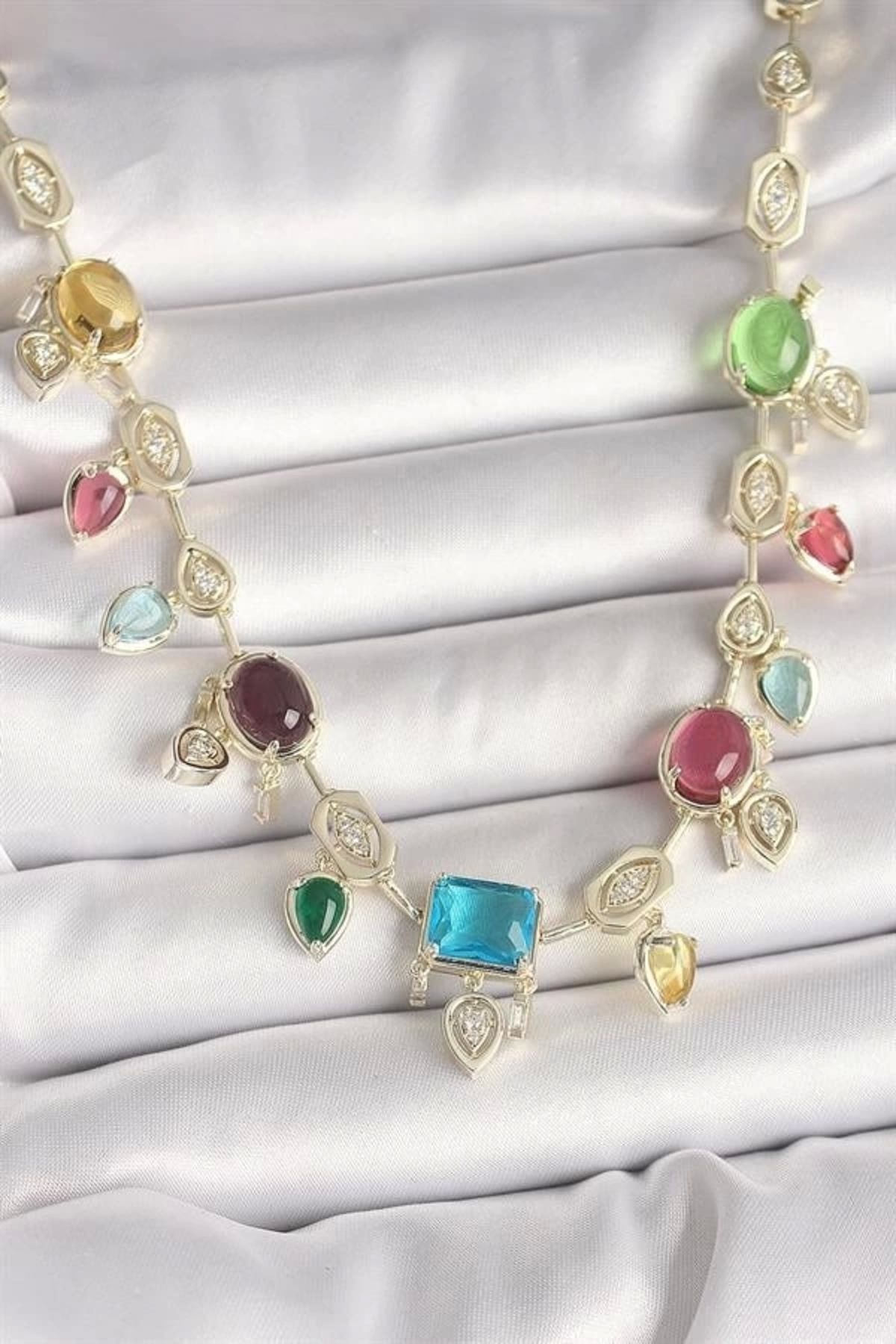 Lale Moda Pirinç Gold Renk Renli Zirkon Taşlı VIP Seri Kadın Kolye