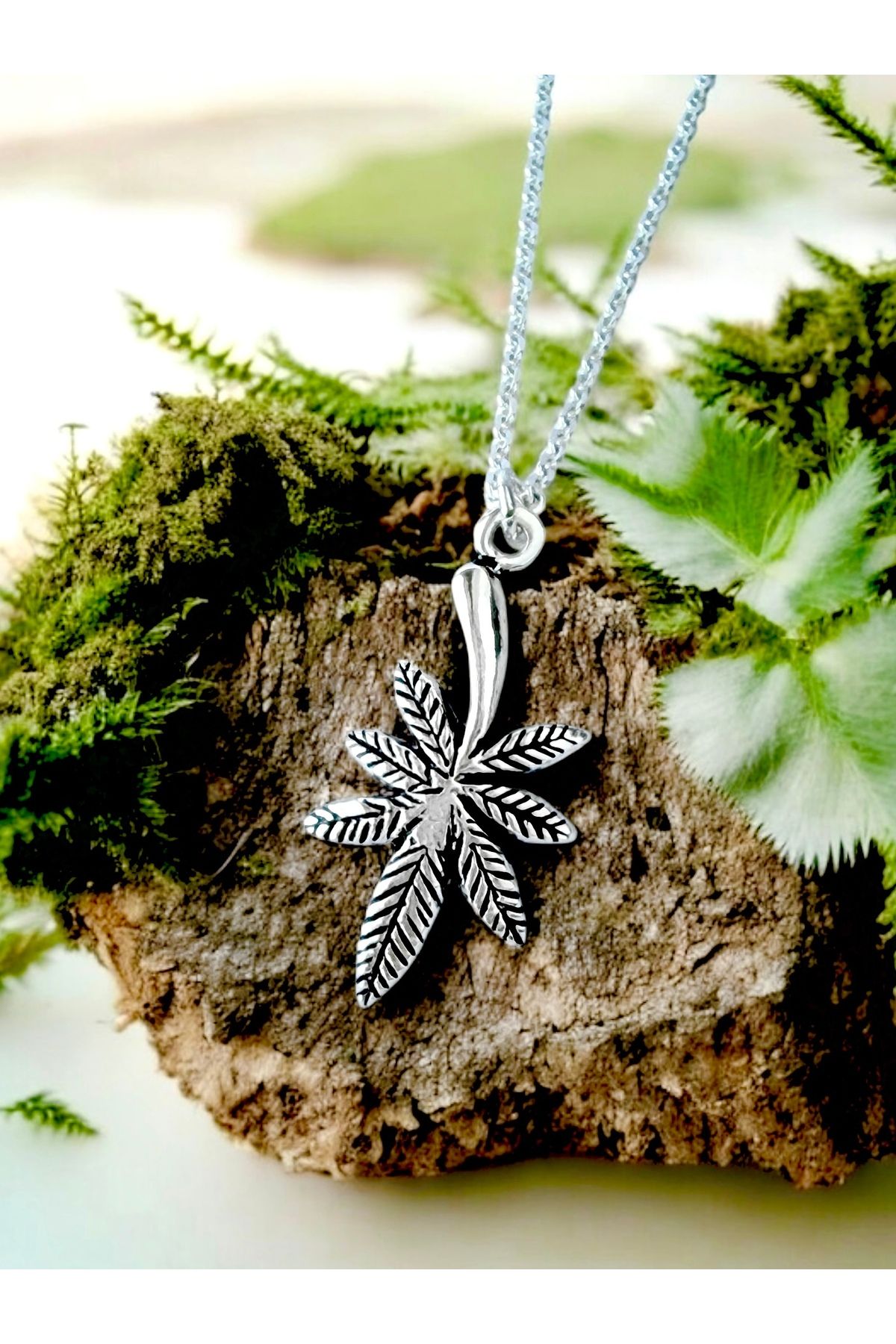 Alaja Silver Yaprak Parlak Unisex Tasarım 925 Ayar Gümüş Kolye – Doğadan Esinlenen Takılar