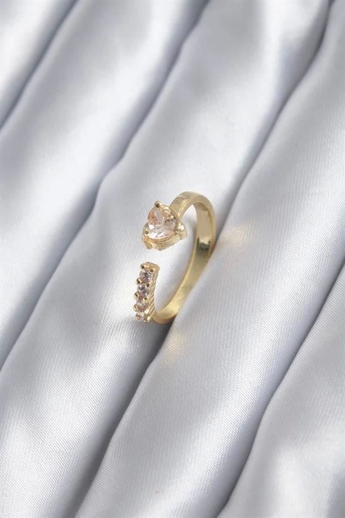 Lale Moda Gold Renk Zirkon Taşlı Kalp Model Kadın Yüzük