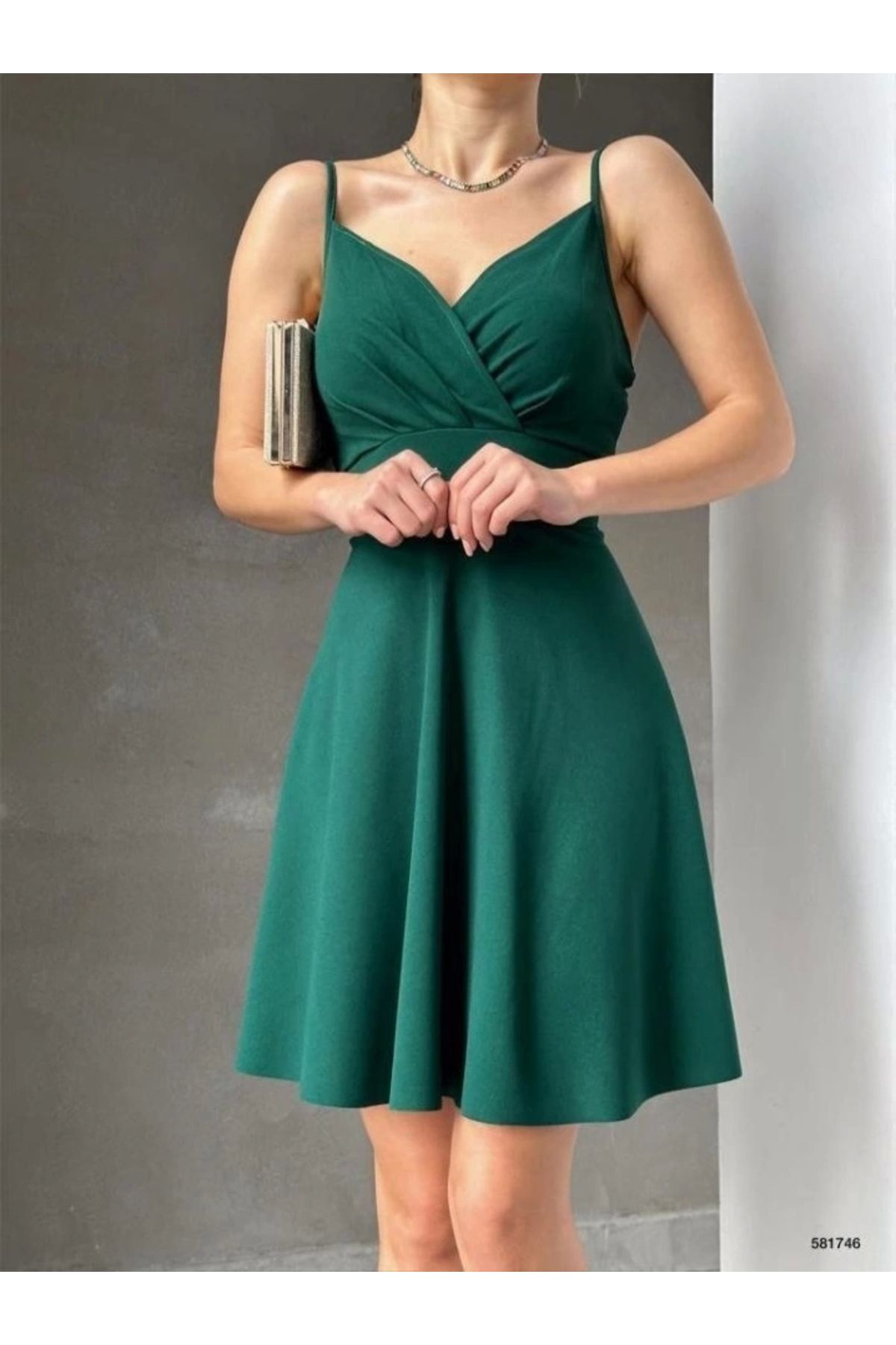 Butik Kadın Dalgıç Krep Kumaş Askılı Mini Elbise
