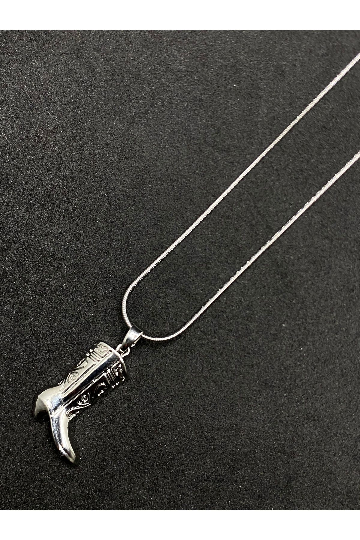 Jiji Jewelery Kovboy Çizmesi Gümüş Renk Trend Moda Paslanmaz Çelik Kolye