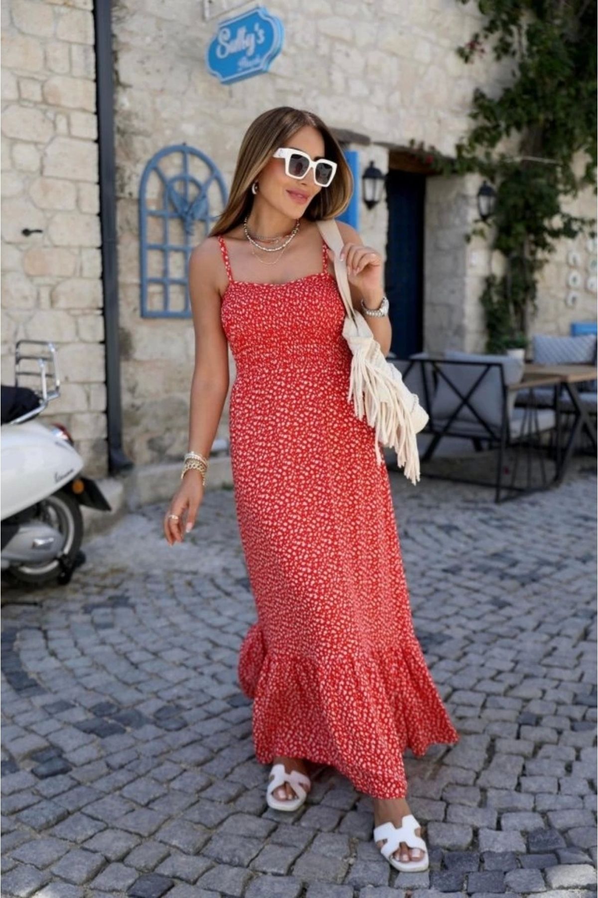 Butik Kırmızı Eteği Fırfırlı Elbise