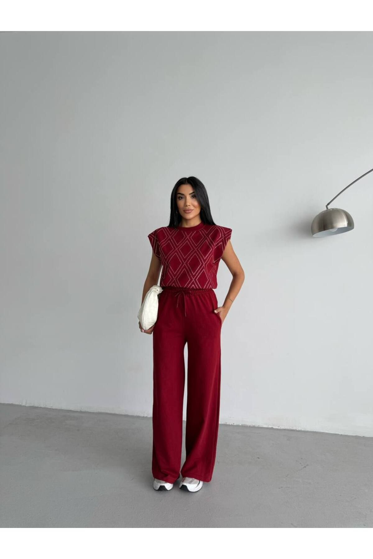 Castivo Fashion Taş Detaylı Omuz Vatkalı Bluz & Geniş Paça Pantolon 2'li Takım