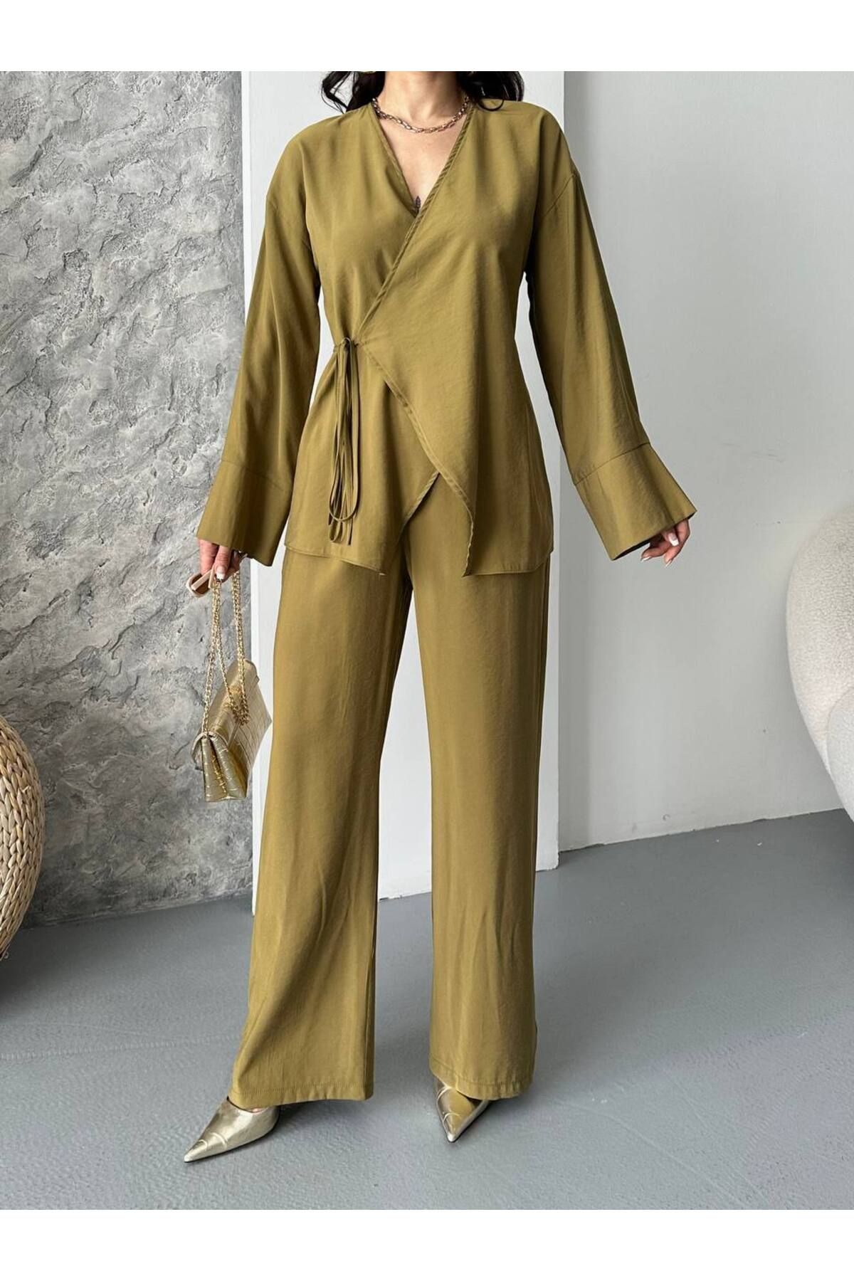 Castivo Fashion Drapeli Bağlamalı V Yaka Takım
