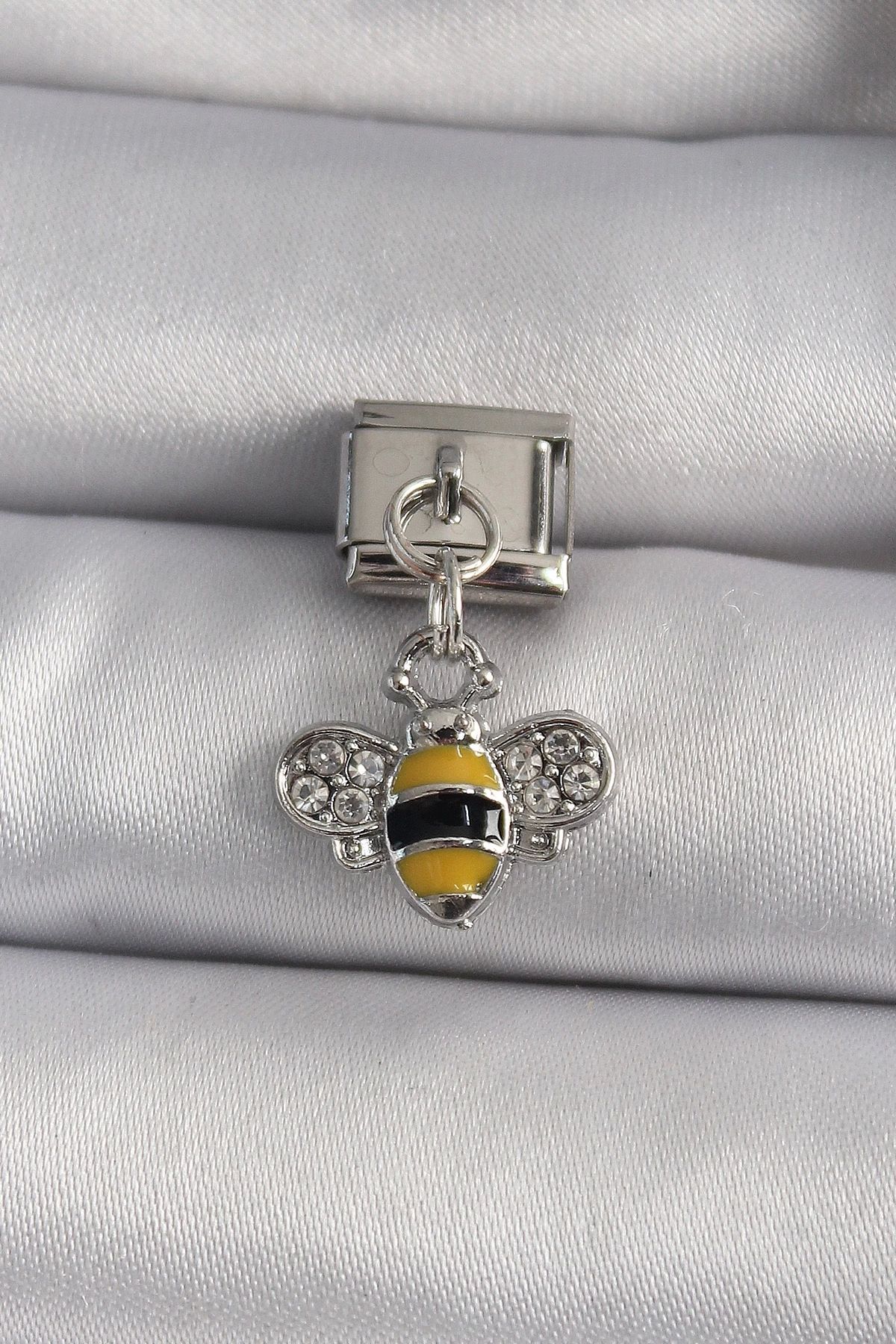 Clariss 316L Çelik Gümüş Renk Sallantı Zirkon Taşlı Arı Model Nomination Charm