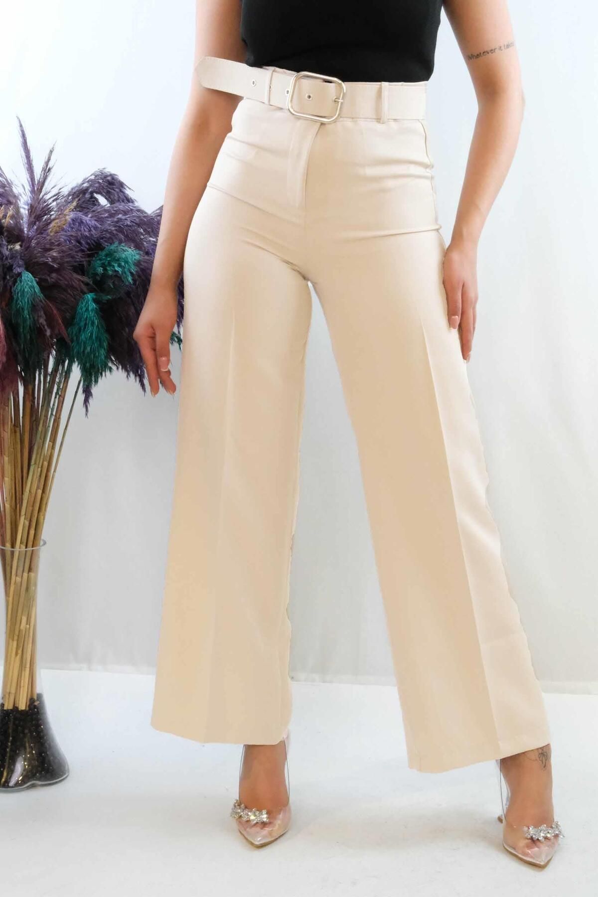 LLOHA Moda Çizgi Kemerli Pantolon Beyaz