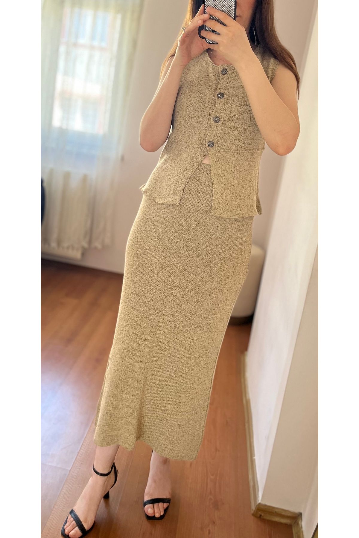 Meros Atelier Kadın Merserize Vizon Yelek Önü Düğmeli ve Etek Triko Takım