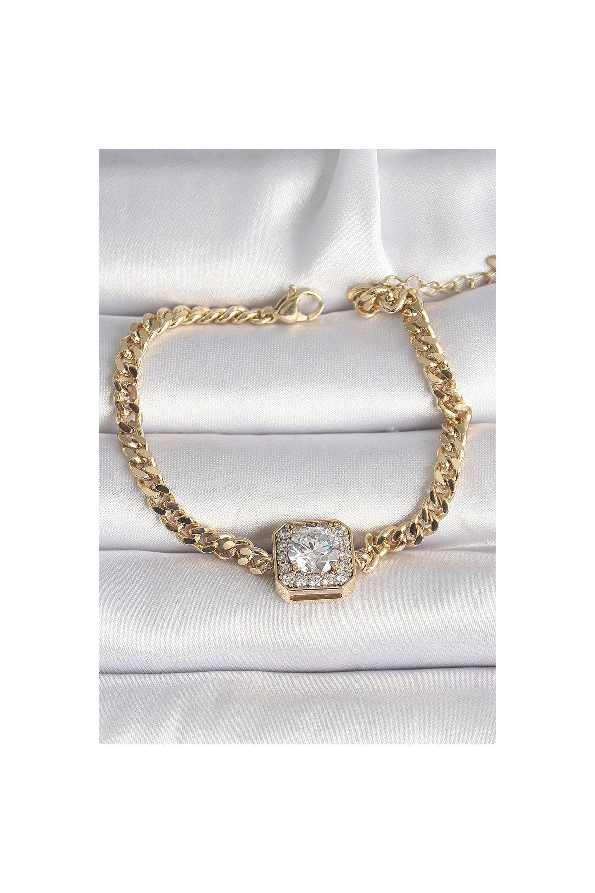 Ayder Timya Pirinç Gold Renk Kare Zirkon Taşlı Xuping Exclusive Vıp Seri Kadın Bileklik - Tj-bb6504