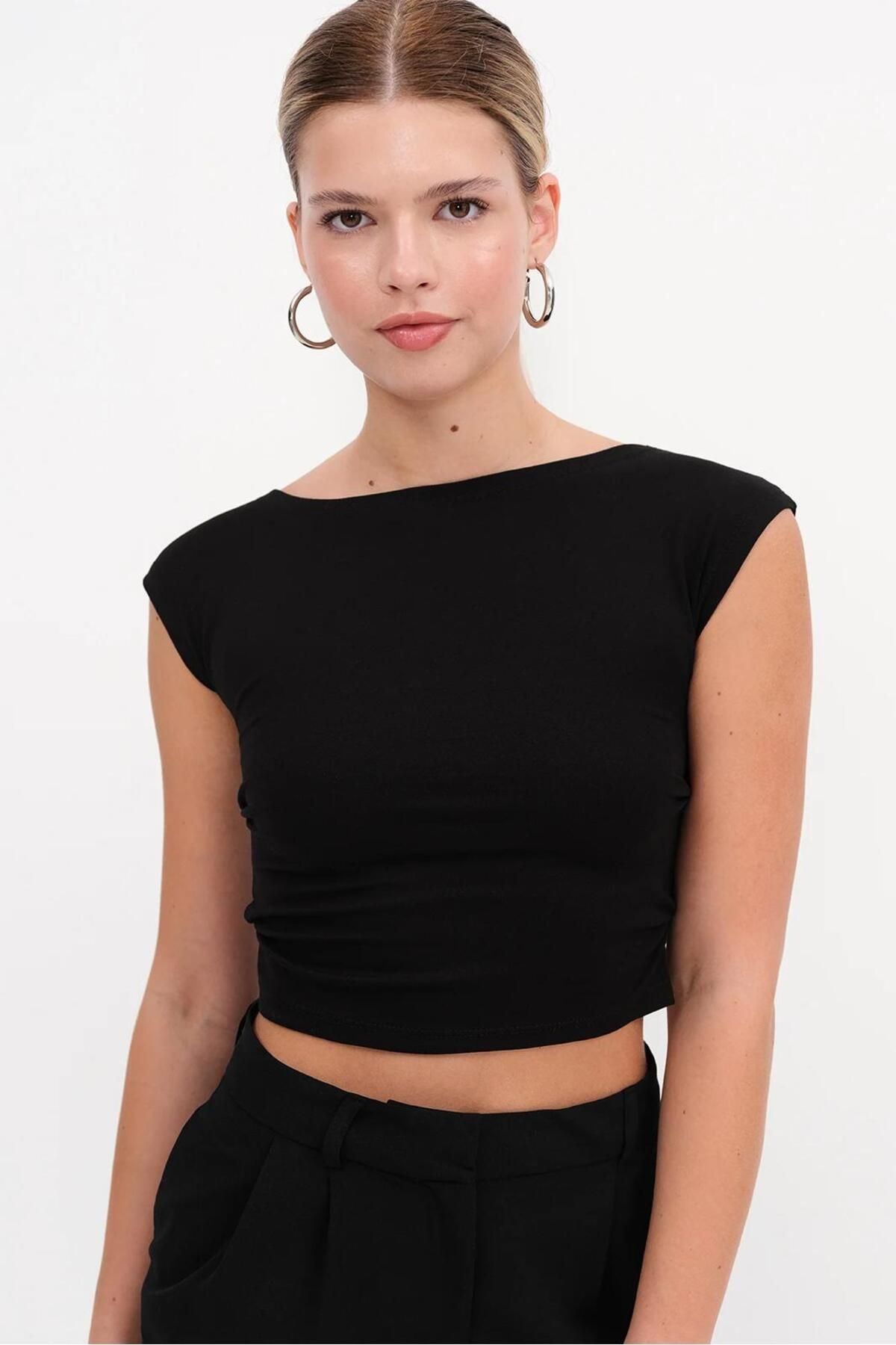 GERDA BUTİK Büzgülü Tekne Yaka Kolsuz Kadın Crop Bluz