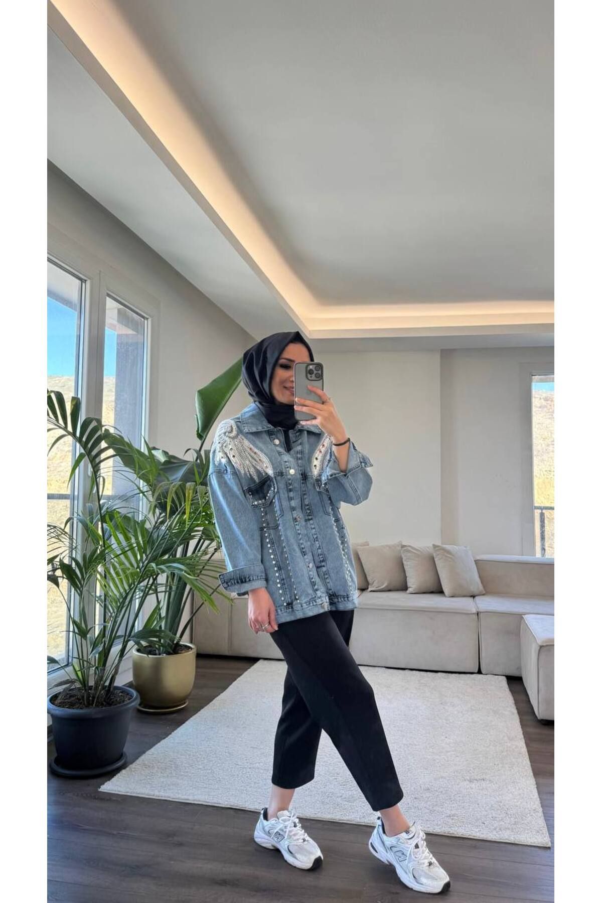Suede Style 9191 - Yaka Nakış Detaylı Rahat Şık Kadın Kot Ceket