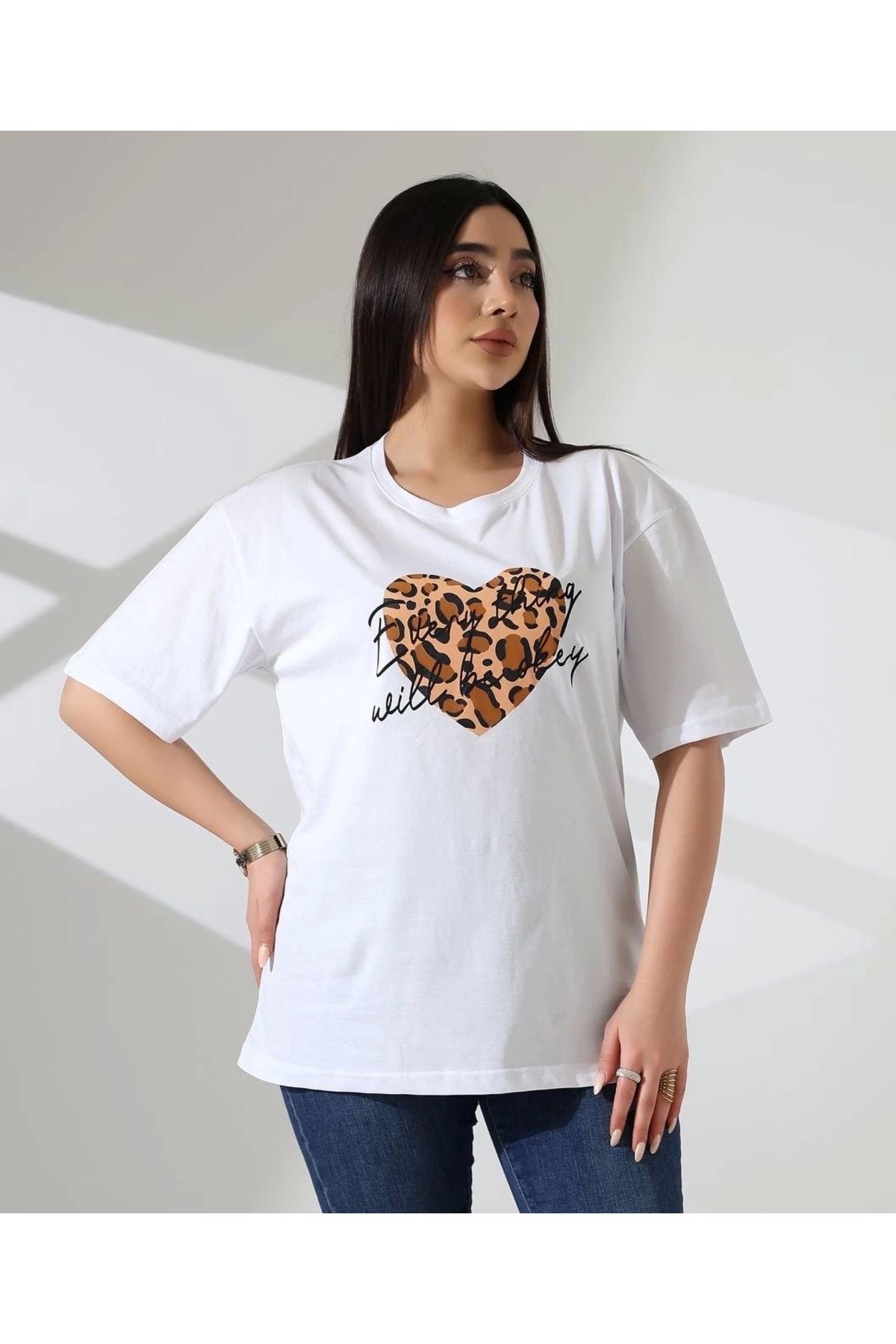 KAZAX Leopar kalp baskılı tişört