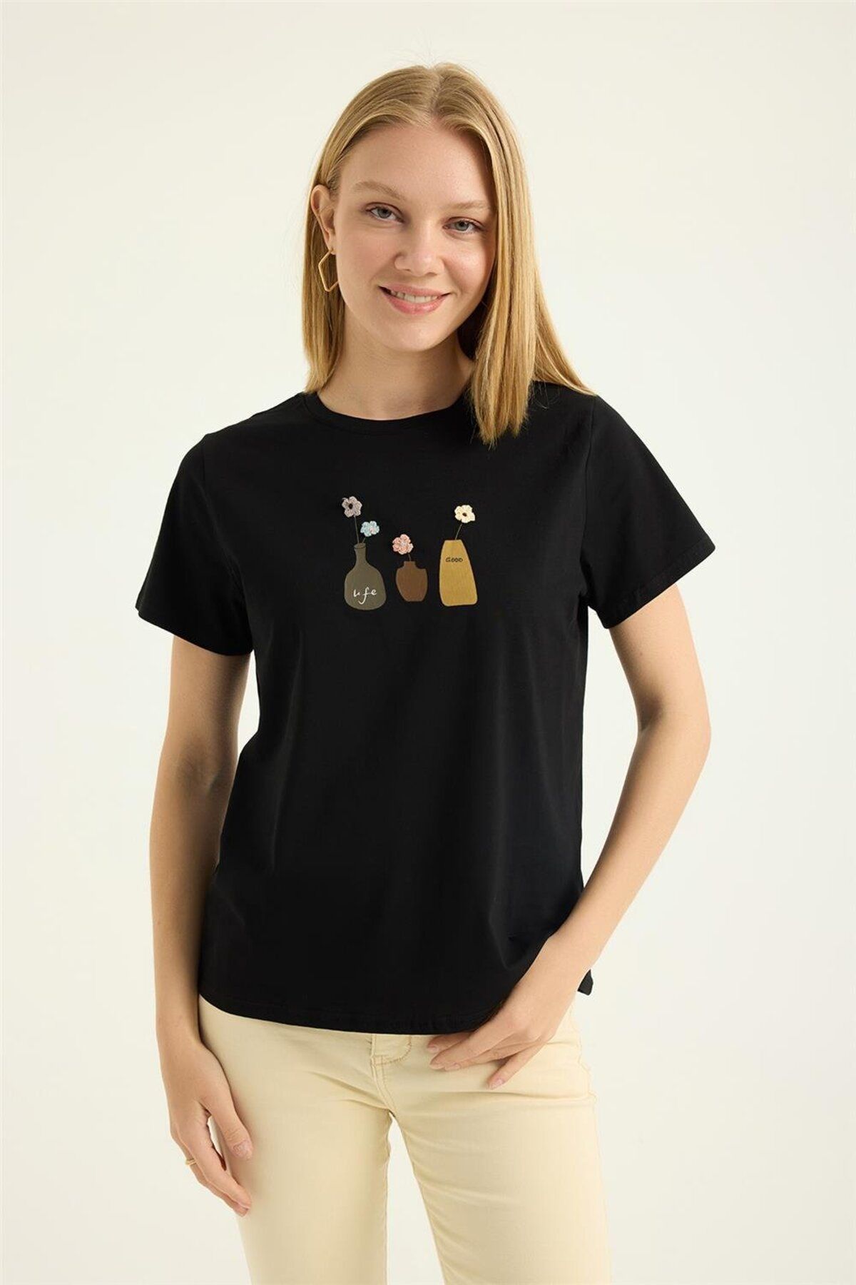 HomeStore Vazo Çiçek Baskılı Tshirt