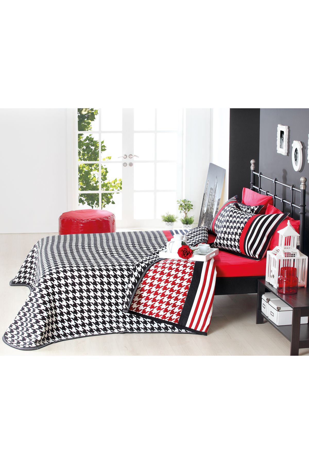 NEEA HOME Branch Jakarlı Dokuma Çift Kişilik Yatak Örtüsü 260 x 260 cm – Kırmızı Siyah Beyaz Yatakörtüsü