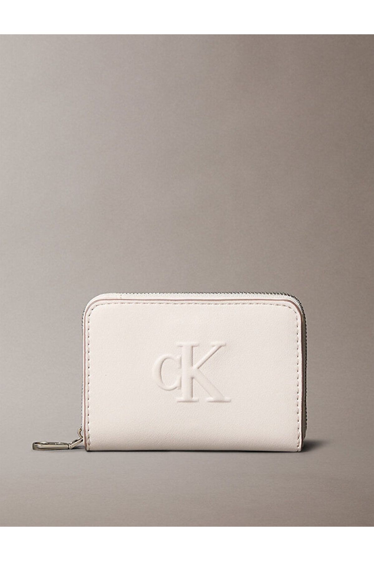 Calvin Klein SCULPTED MED FLAP ZIP AROUND