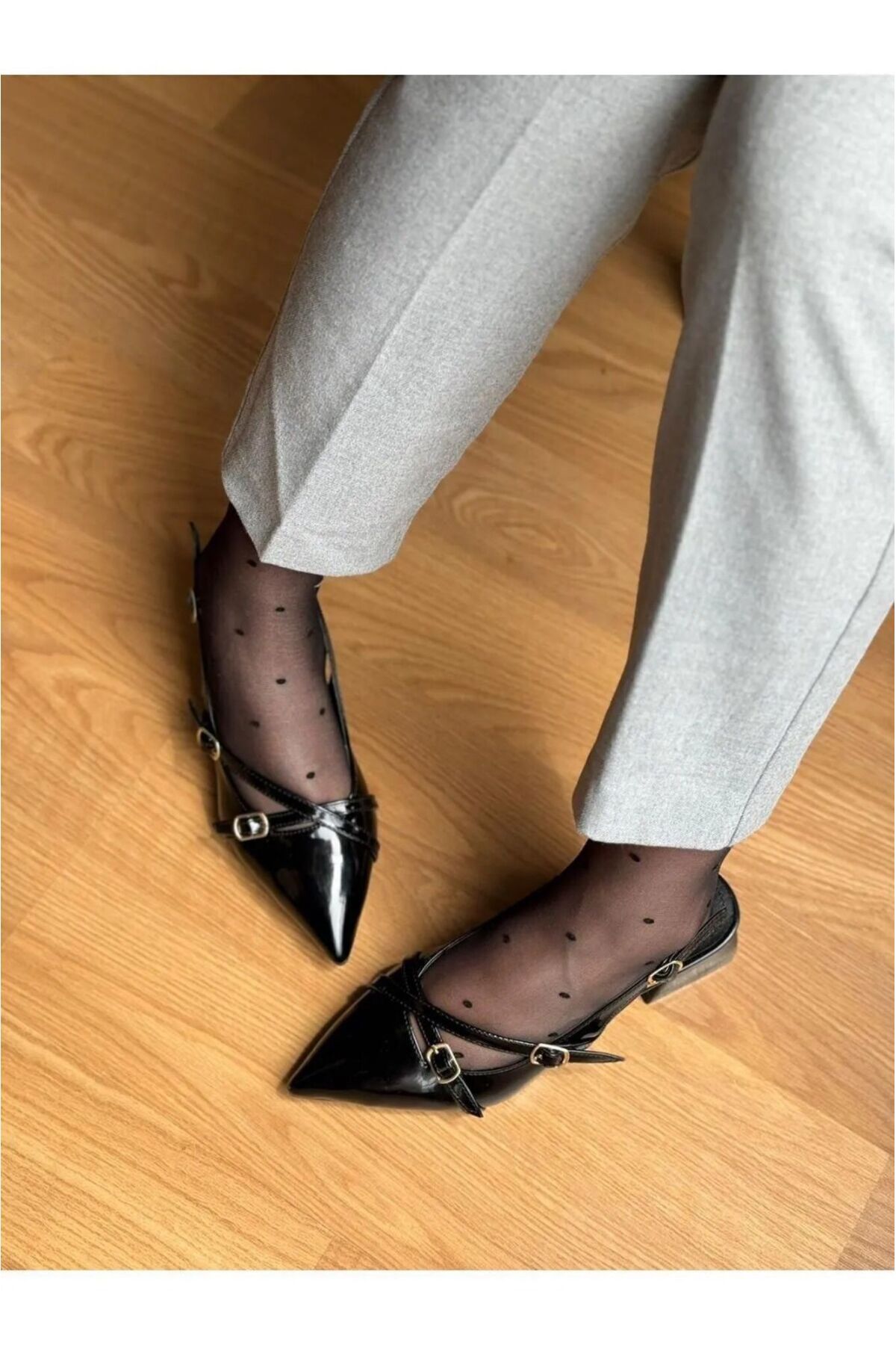 MAYA SHOES Nazik Topuklu ayakkabı Arkası açık çift bantlı Sivri burun Topuk boyu 4cm Kadın topuklu ayakkabı