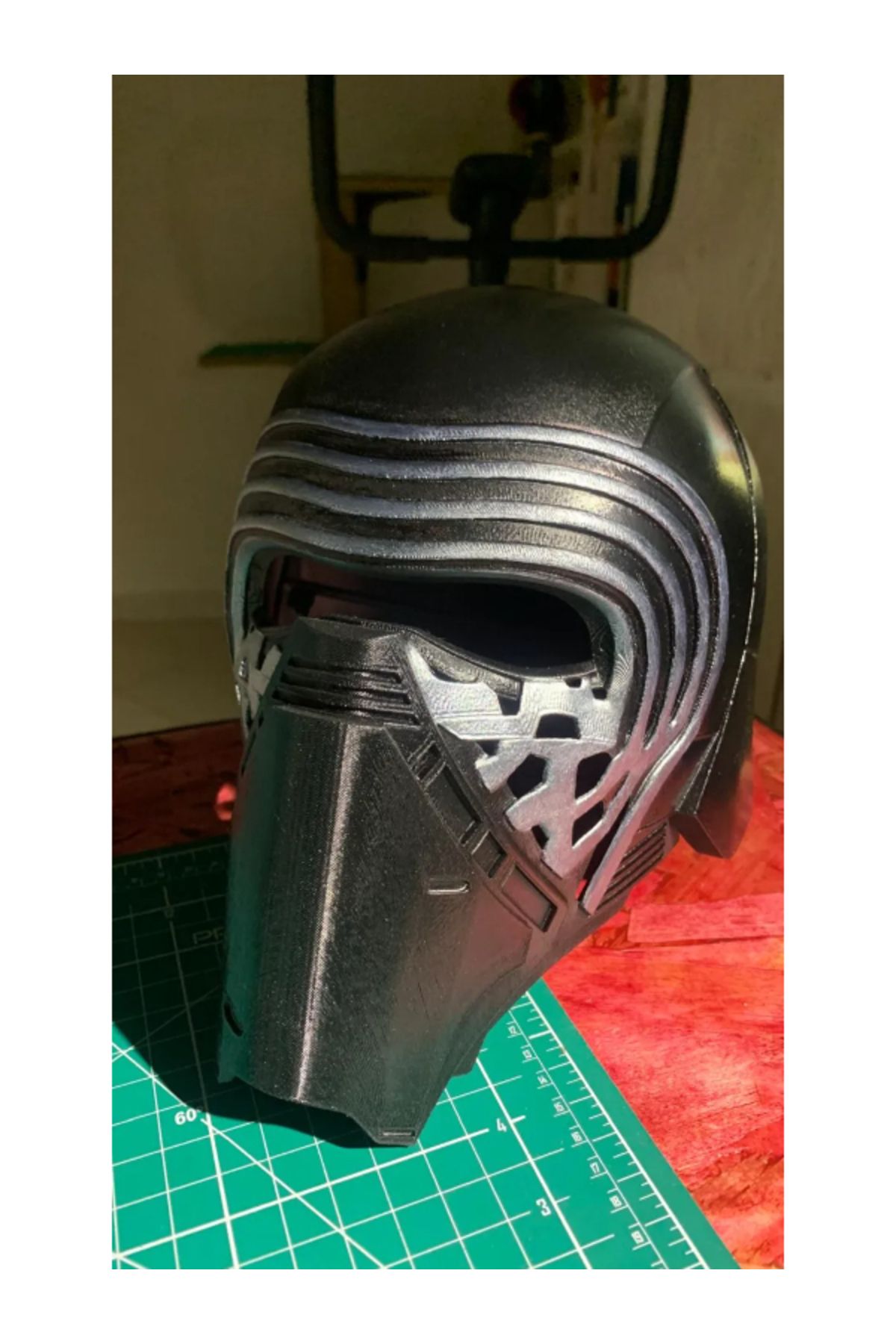 3d model s Kylo Ren Kırık Kask – 3D Baskı Dekor