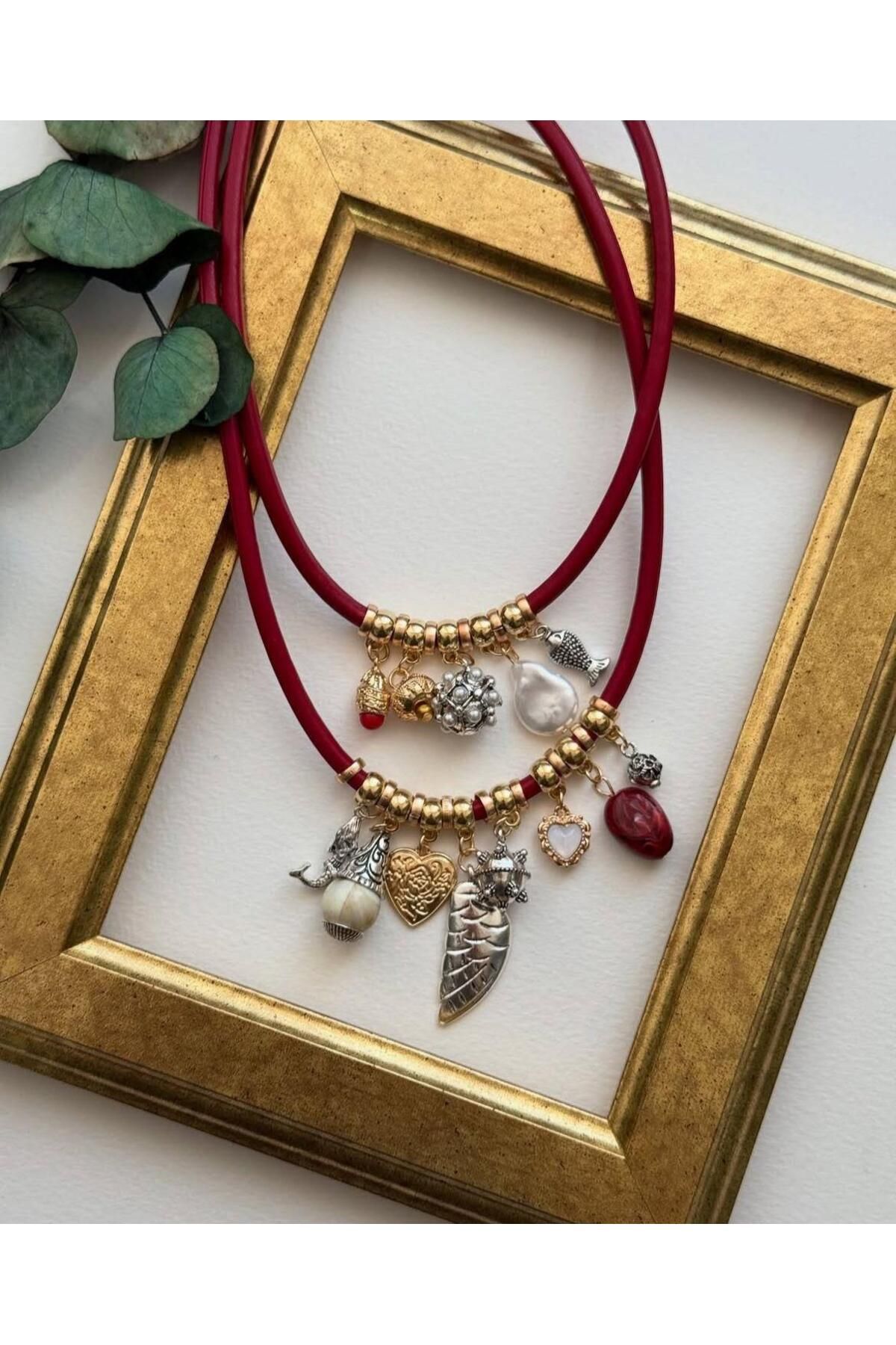 Enfes Takı Gümüş ve Altın Dokunuşlu Charm Kolye