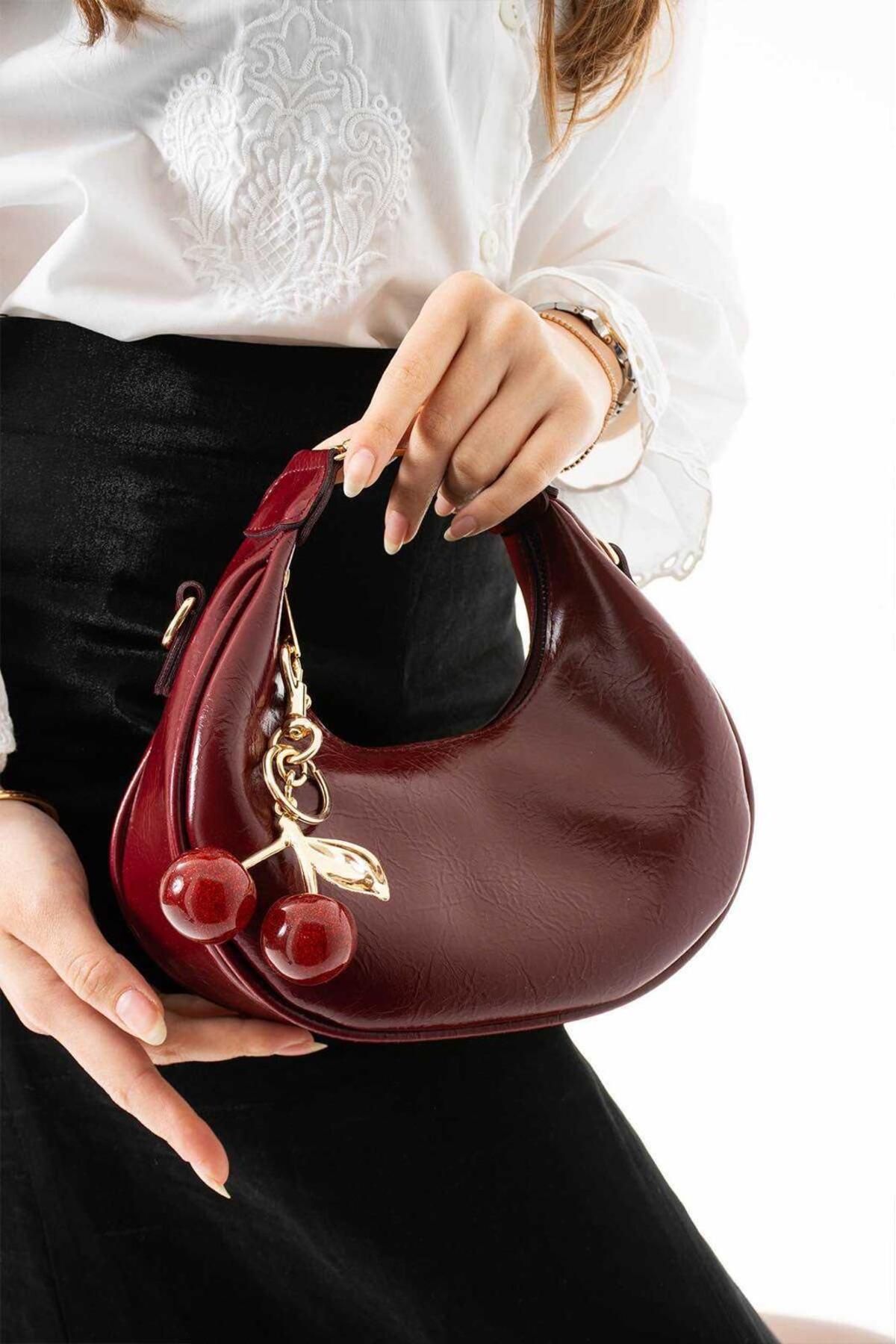 larosee Mini Boy Ayarlanabilir Askılı Hediye Kiraz Charm Aksesuarlı Kadın Omuz Çantası El Çantası
