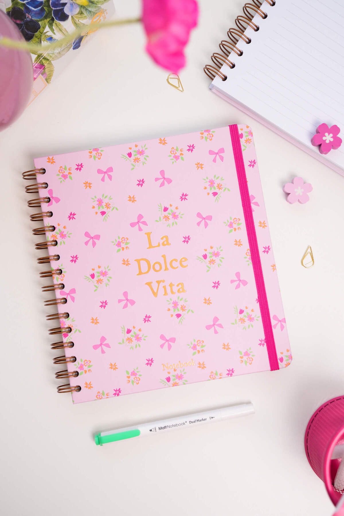Matt Notebook 19x21 cm Kare Lastikli Spiralli Sert Kapak Not Defteri Çizgili