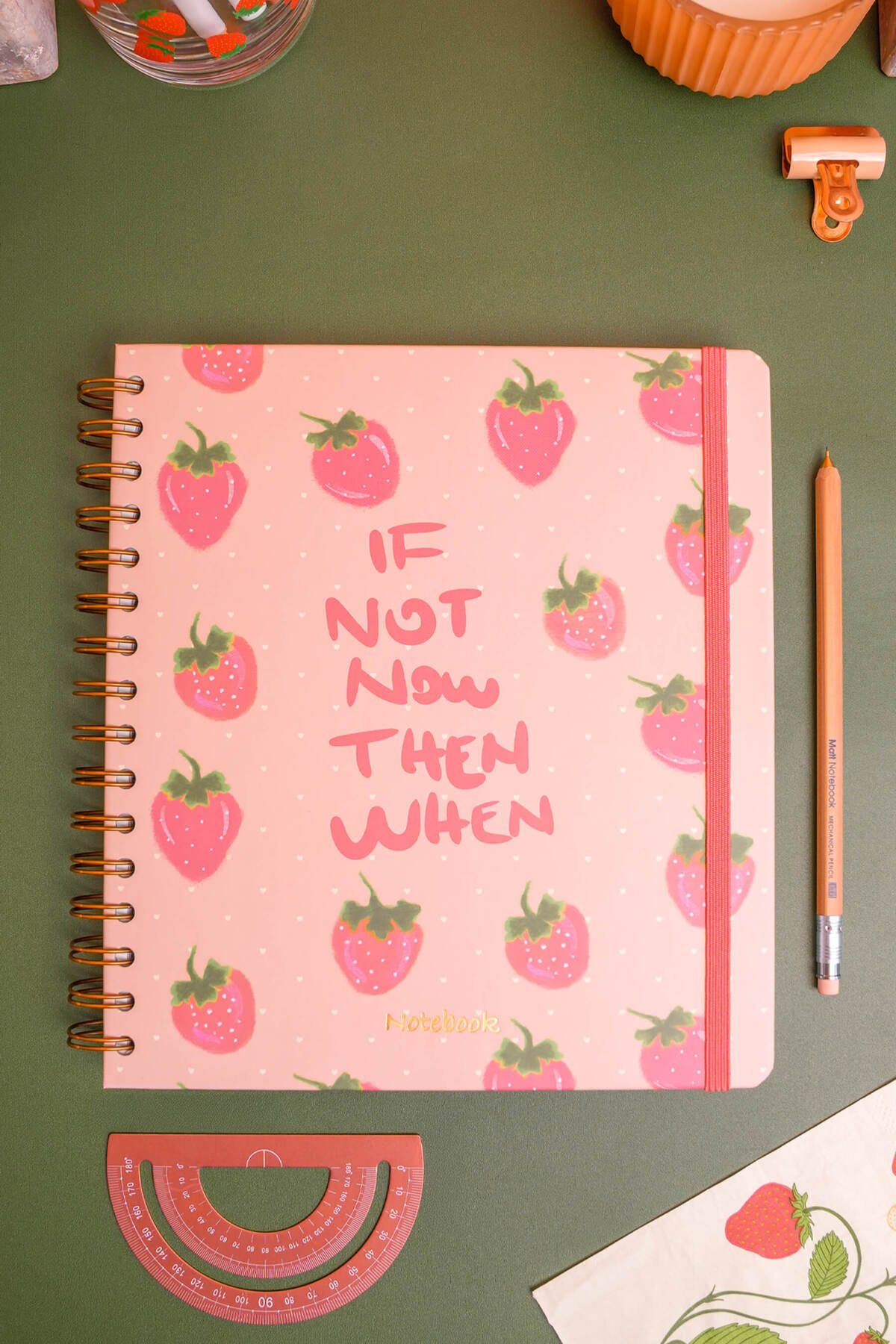 Matt Notebook-19x21 cm Pătrat Elastic Spiral Copertă Tare Blocnotes Căpșuni cu rigle 3